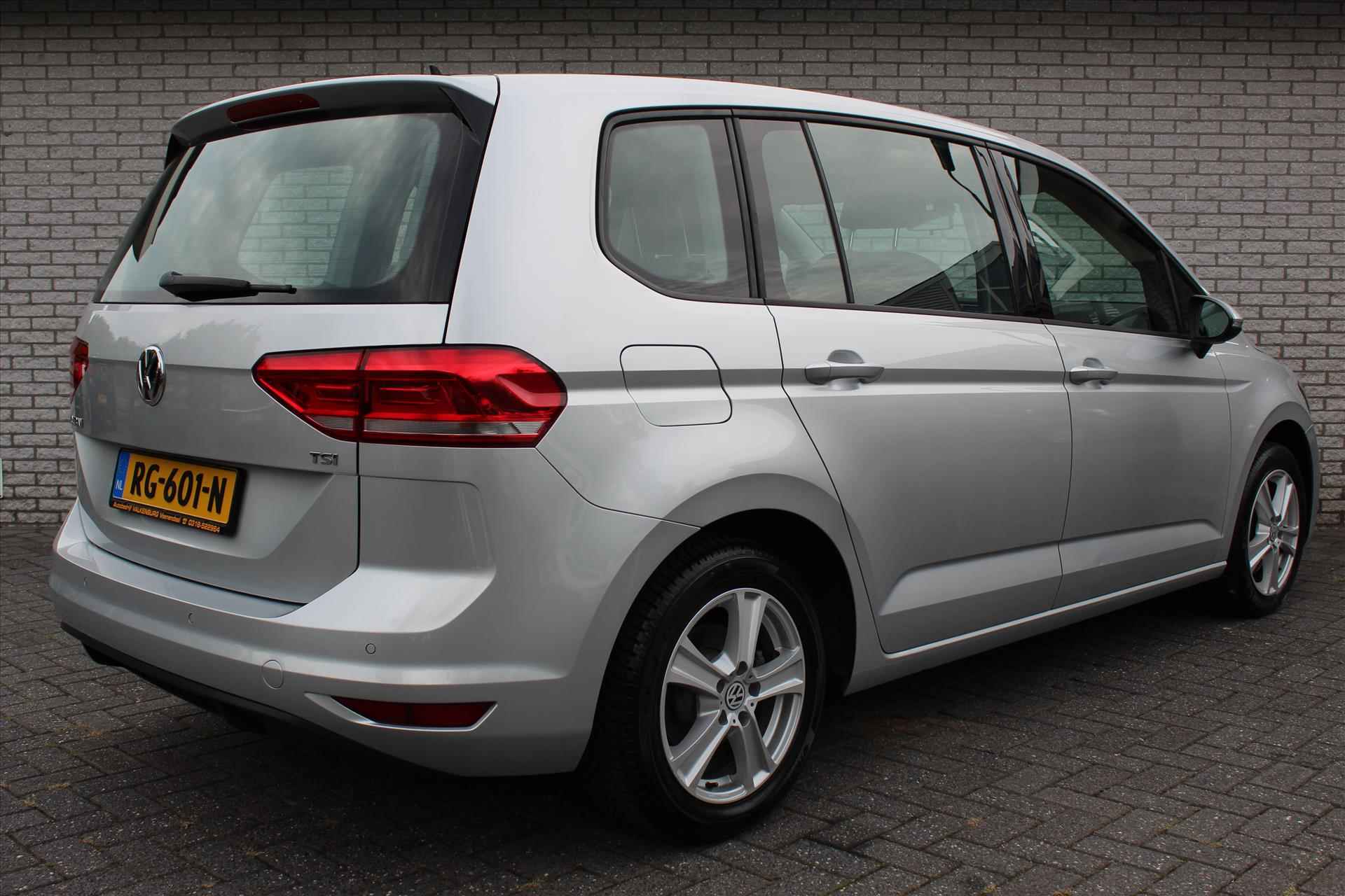 VOLKSWAGEN Touran 1.2 TSI 110pk BMT Connected Series | Cruise Control - 5/30