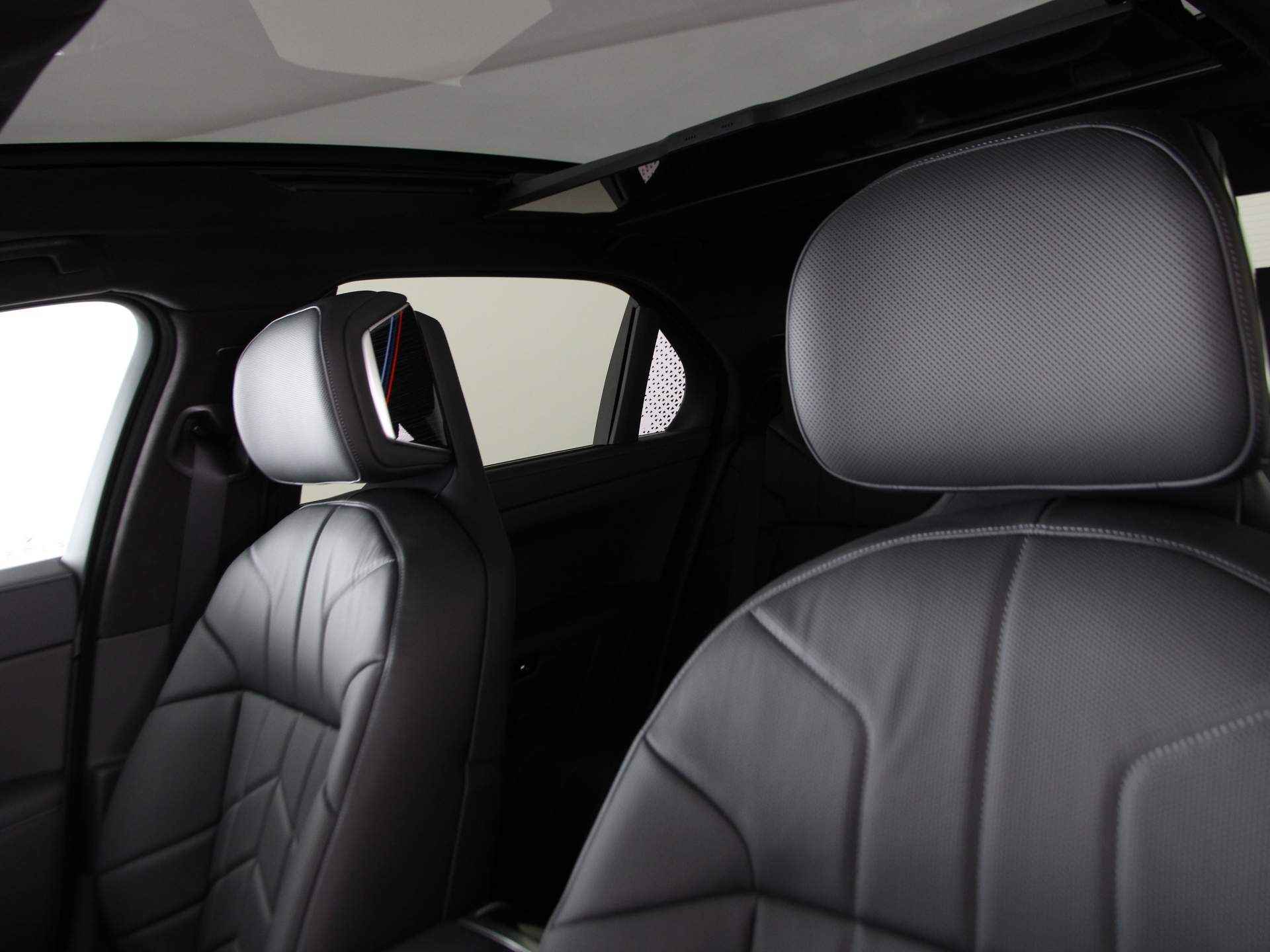 BMW i7 eDrive50 M-Sport Pro Exclusive Lounge - 6/28