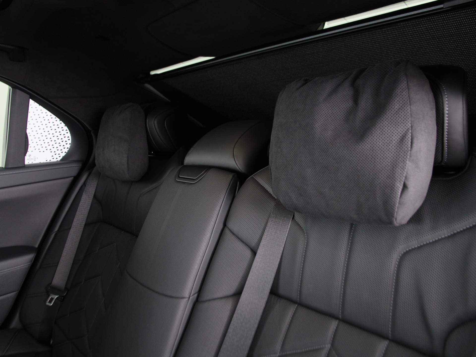 BMW i7 eDrive50 M-Sport Pro Exclusive Lounge - 17/28