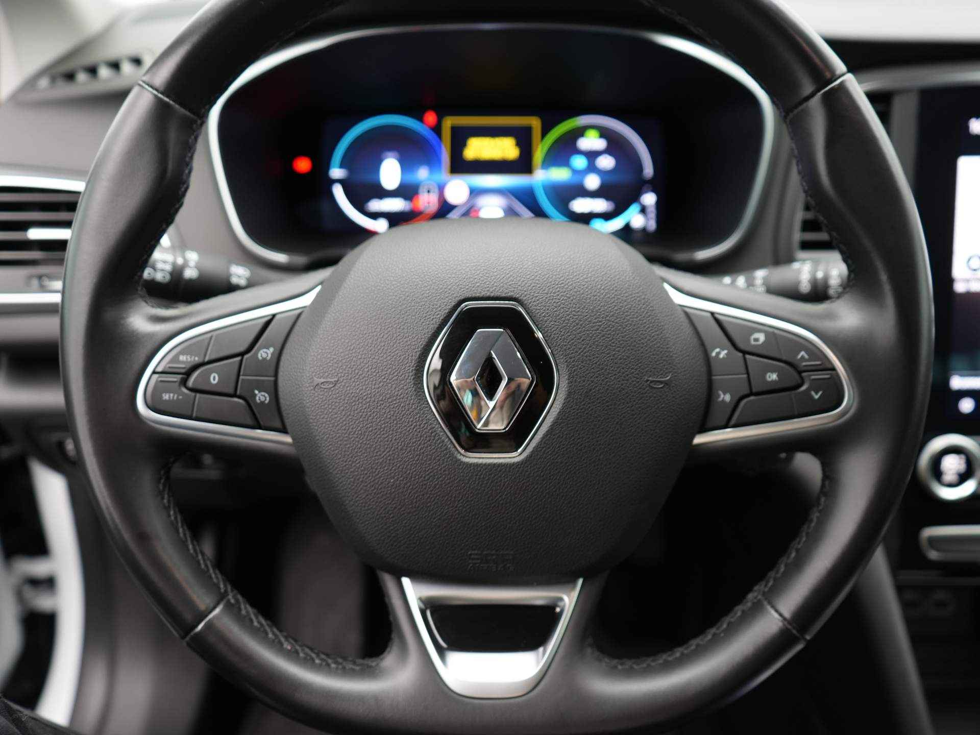 Renault Mégane Estate 1.6 E-Tech Plug-In Hybrid 160 Intens - Automaat - Plug In Hybride - Bose Premium Audio - 10/27