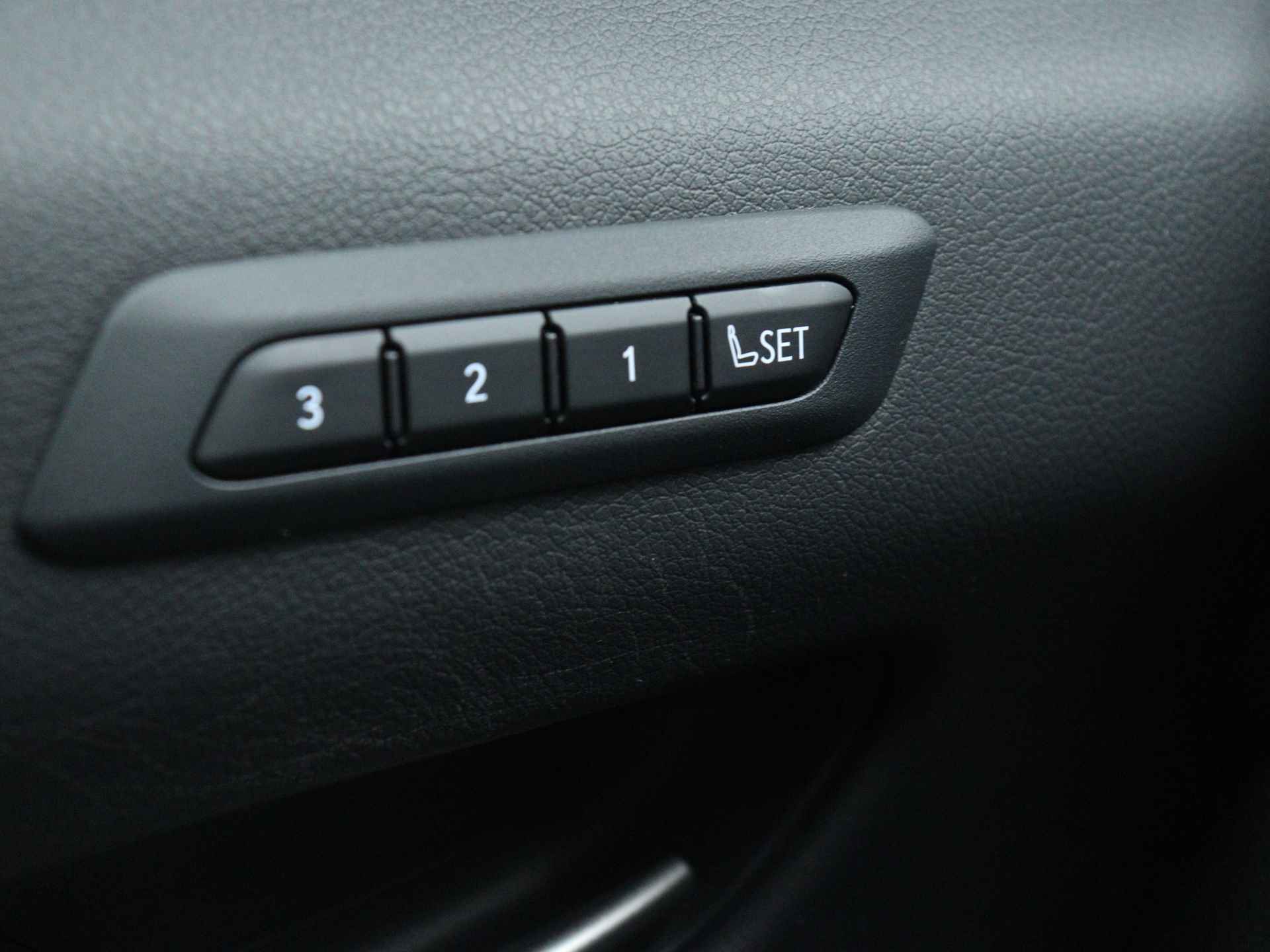 Lexus UX 250h F-Sport Premium | Trekhaak | Mark Levinson Audio | - 35/50