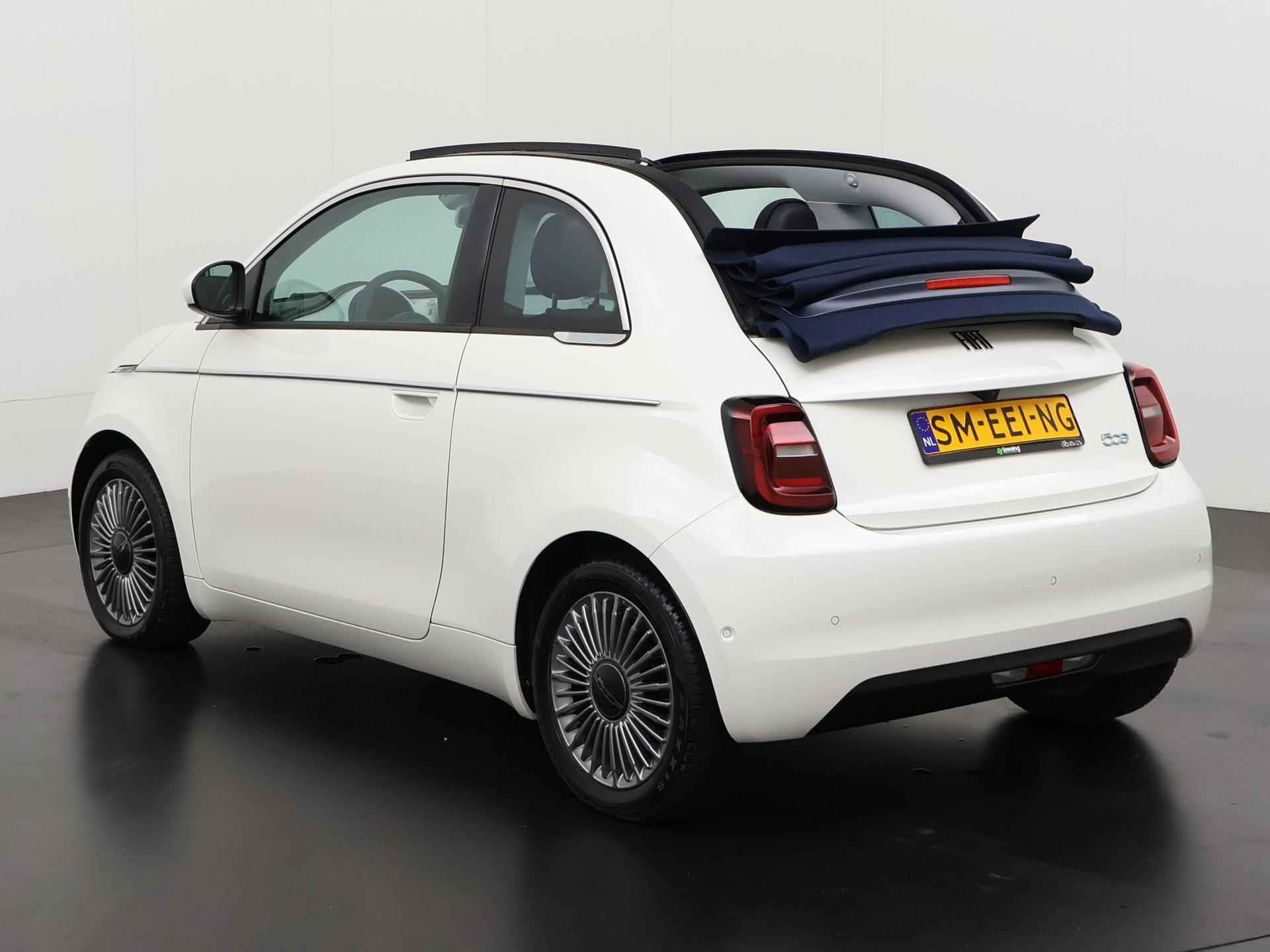 Fiat 500e Cabrio 42 kWh | Camera | Stoelverwarming | Apple Carplay | Zondag Open! - 6/41