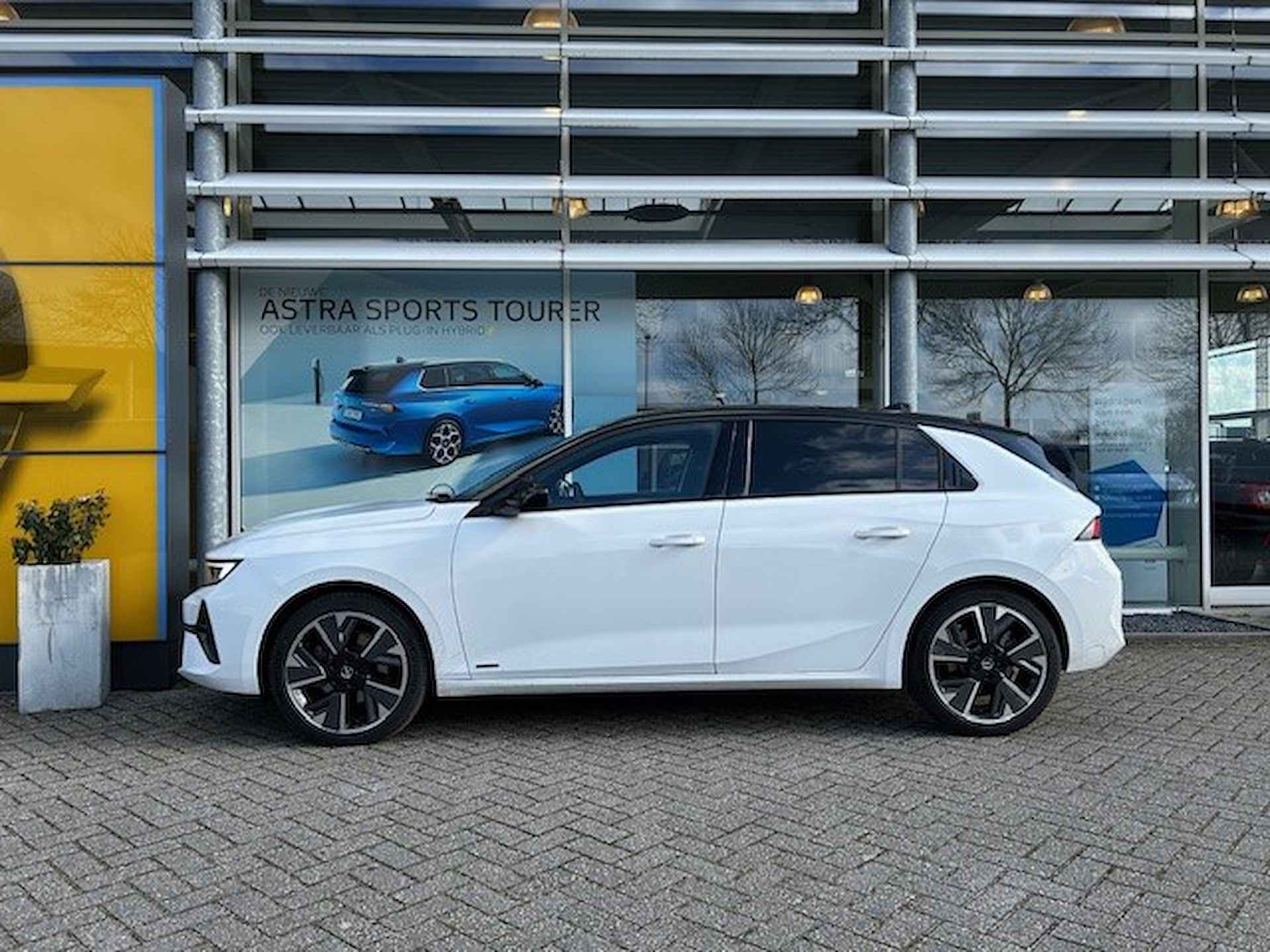 Opel Astra Electric GS 54 kWh | 360"camera | Navigatie | stoelverwarming | stuurverwarming | panorama dak - 2/8