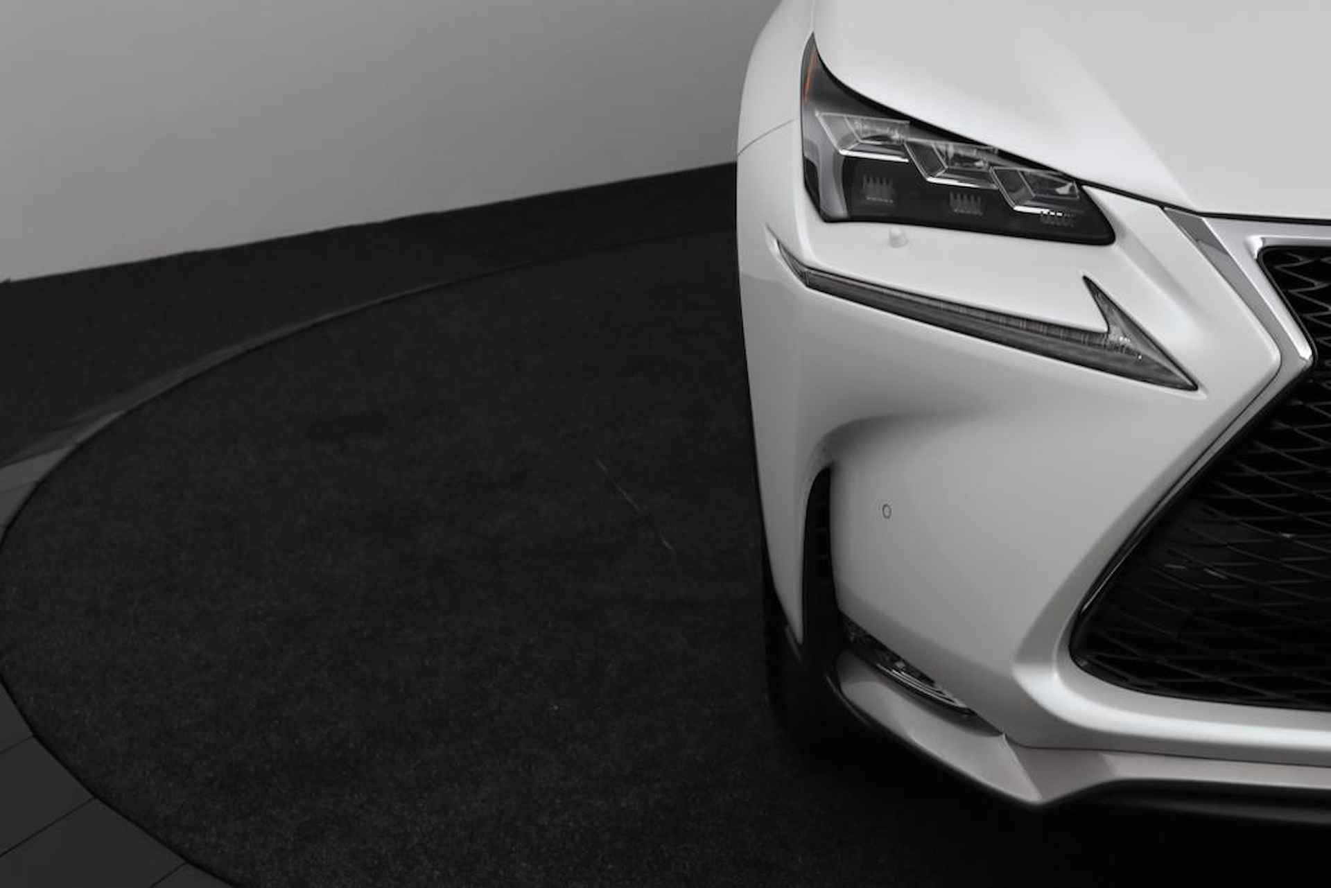 Lexus NX 300h AWD F Sport Line | Afneembare trekhaak | Mark Levinson | DAB | Dealeronderhouden - 35/64