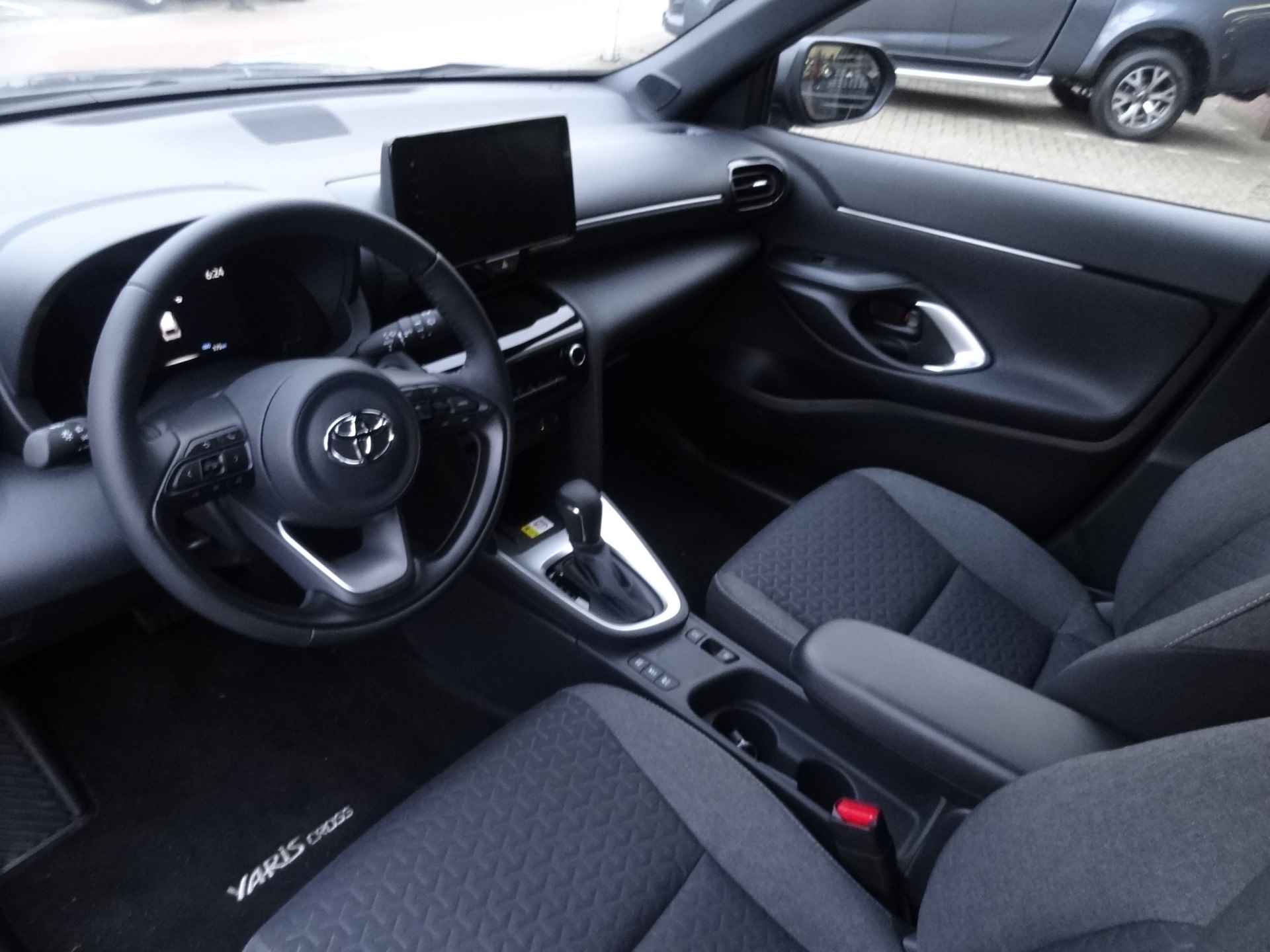 Toyota Yaris Cross 1.5 Hybrid Style panoramadak / elektr.achterklep / stoelverwarming - 3/38