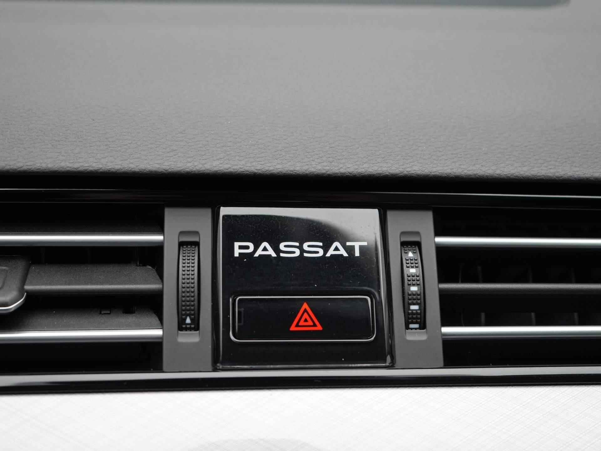 Volkswagen Passat Variant 1.4 TSI PHEV GTE Business Panoramadak / Leder / Achteruitrijcamera / Trekhaak wegklapbaar - 18/56