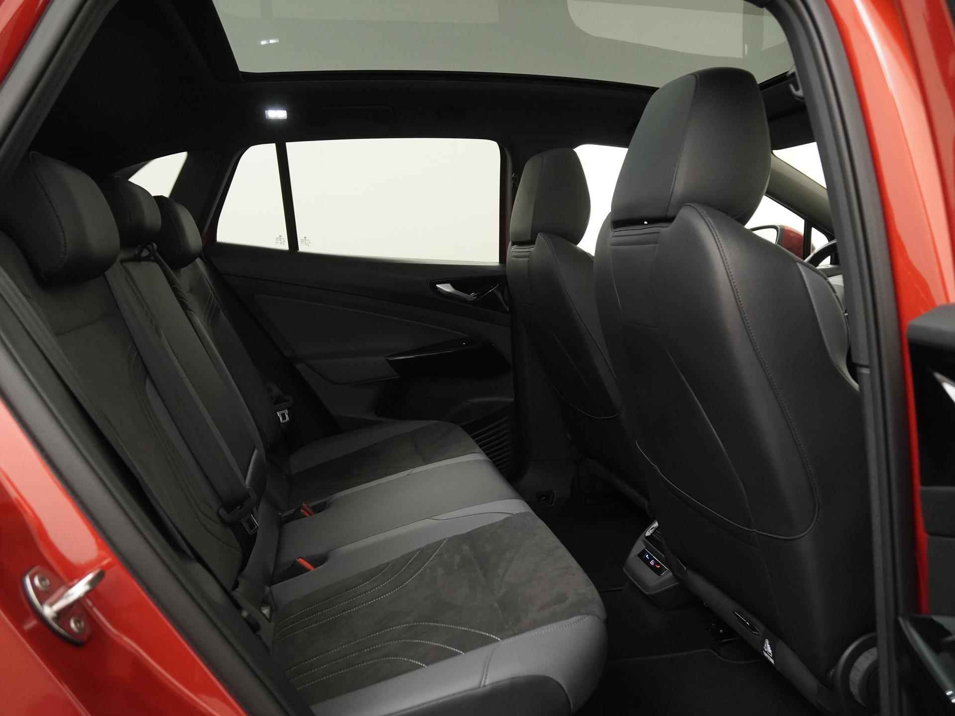 Volkswagen ID.4 Pro Style 77 kWh | Panoramadak | Trekhaak | Head-up | 360 Camera |  Zondag Open! - 26/45
