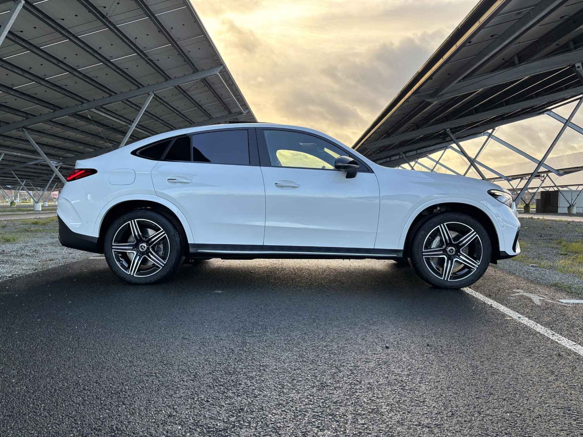 Mercedes-Benz GLC 300e 4MATIC Sport Edition | Head-Up Display | Panoramadak | Energizing Pakket | Burmester | Stoel Verwarming/Verkoeling | Rijassistentie Pakket Plus | 360 Camera | Digital light | - 5/48