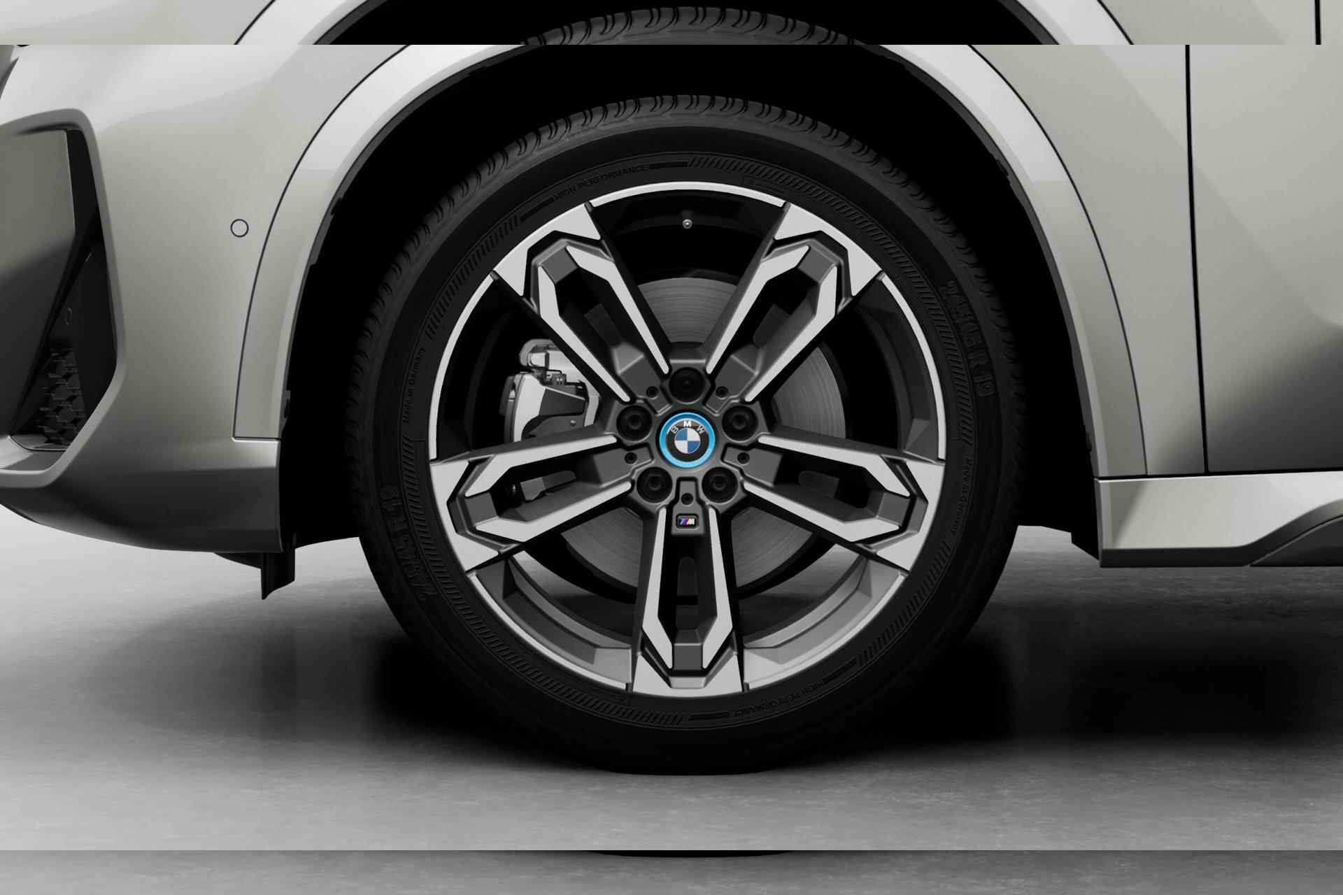BMW iX1 xDrive30 | Premium Pack | Comfort Pack | Travel Pack - 10/20