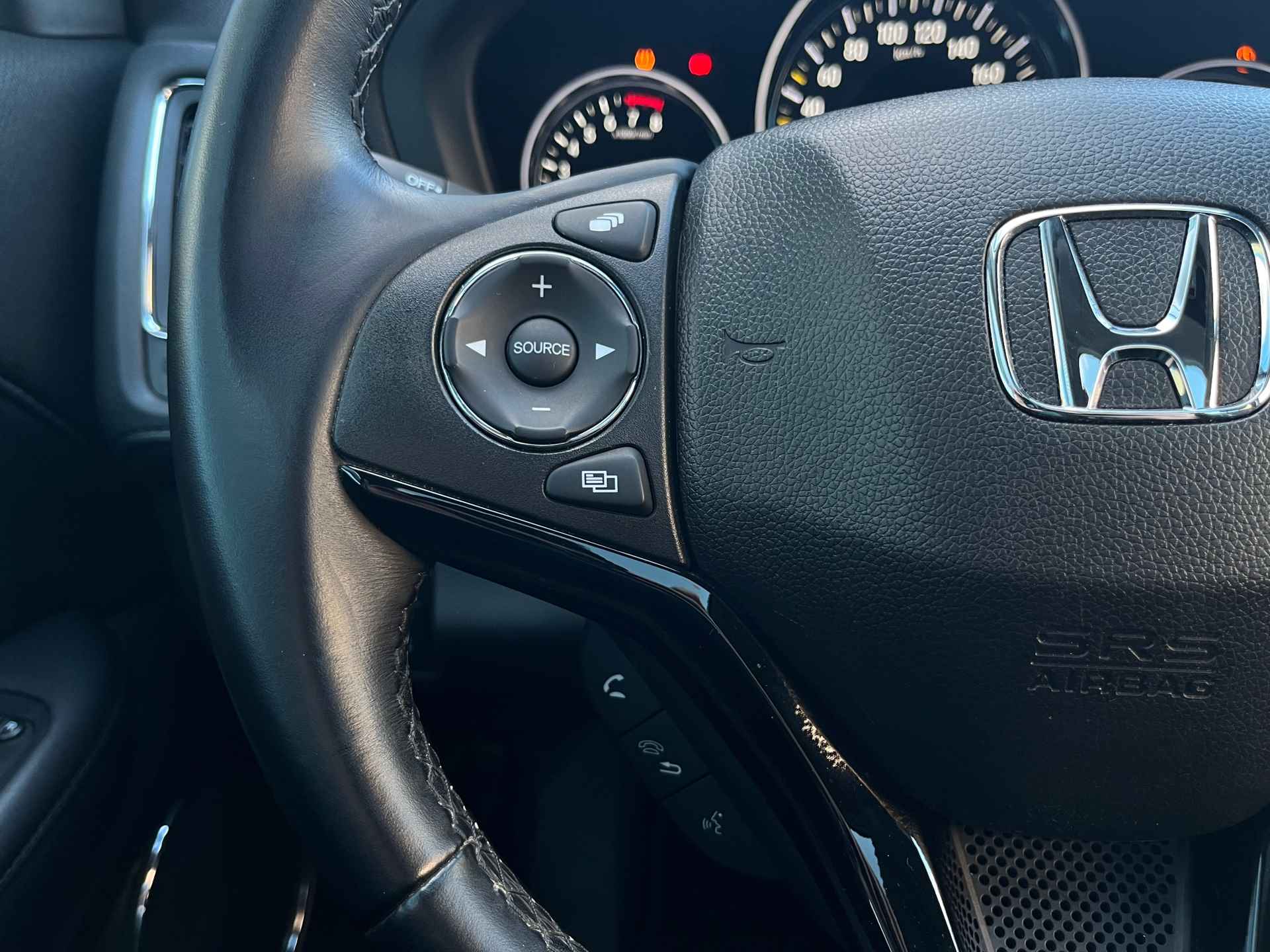 Honda HR-V 1.5 i-VTEC Executive|Pano|Afn trekhaak|Achteruitrijcamera|Navigatie|Stoelverwarming - 12/25