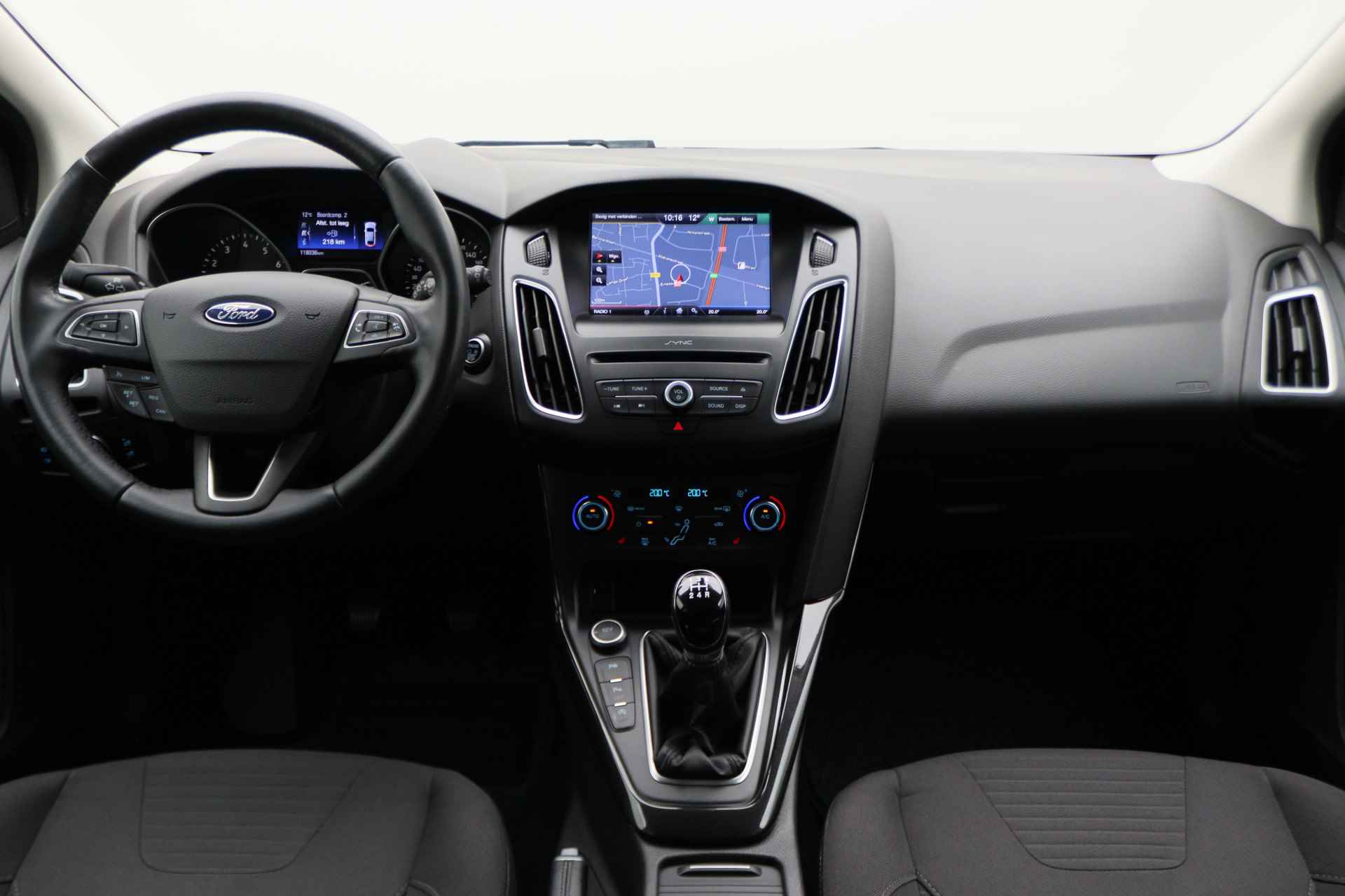Ford Focus 1.0 Titanium Navigatie, Keyless, Side-Skirts, Climate, Stoelverw., Cruise, 18" - 2/46