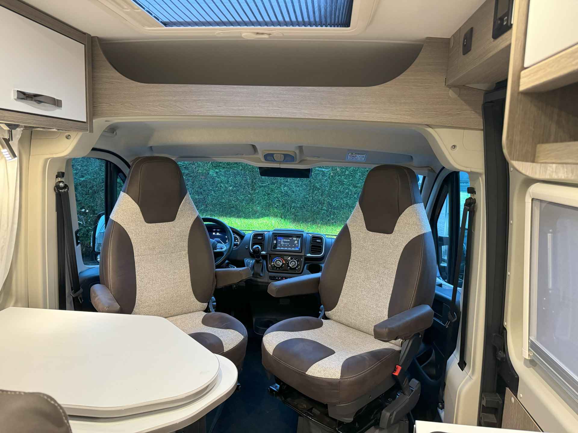 Pössl Roadcruiser 640 D-Line 160 pk 9-TRAPS AUTOMAAT Euro6 Fiat Ducato Maxi **Lengtebedden/4 zitplaatsen/XXL Koelkast/1e eigenaar/Full - 21/30