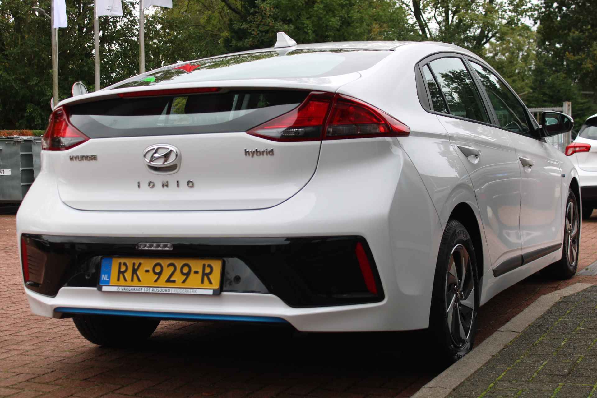 HYUNDAI Ioniq 1.6 HEV *i-Motion* | Camera | Cruise & Climate Control | Bluetooth | Orig. NL | - 6/23