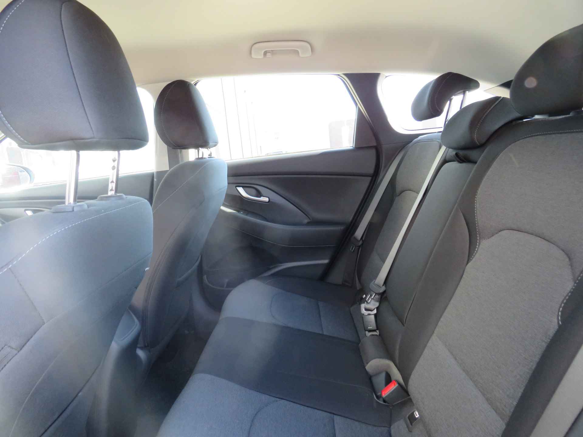 Hyundai i30 Wagon 1.0 T-GDi MHEV Comfort Smart - 28/32