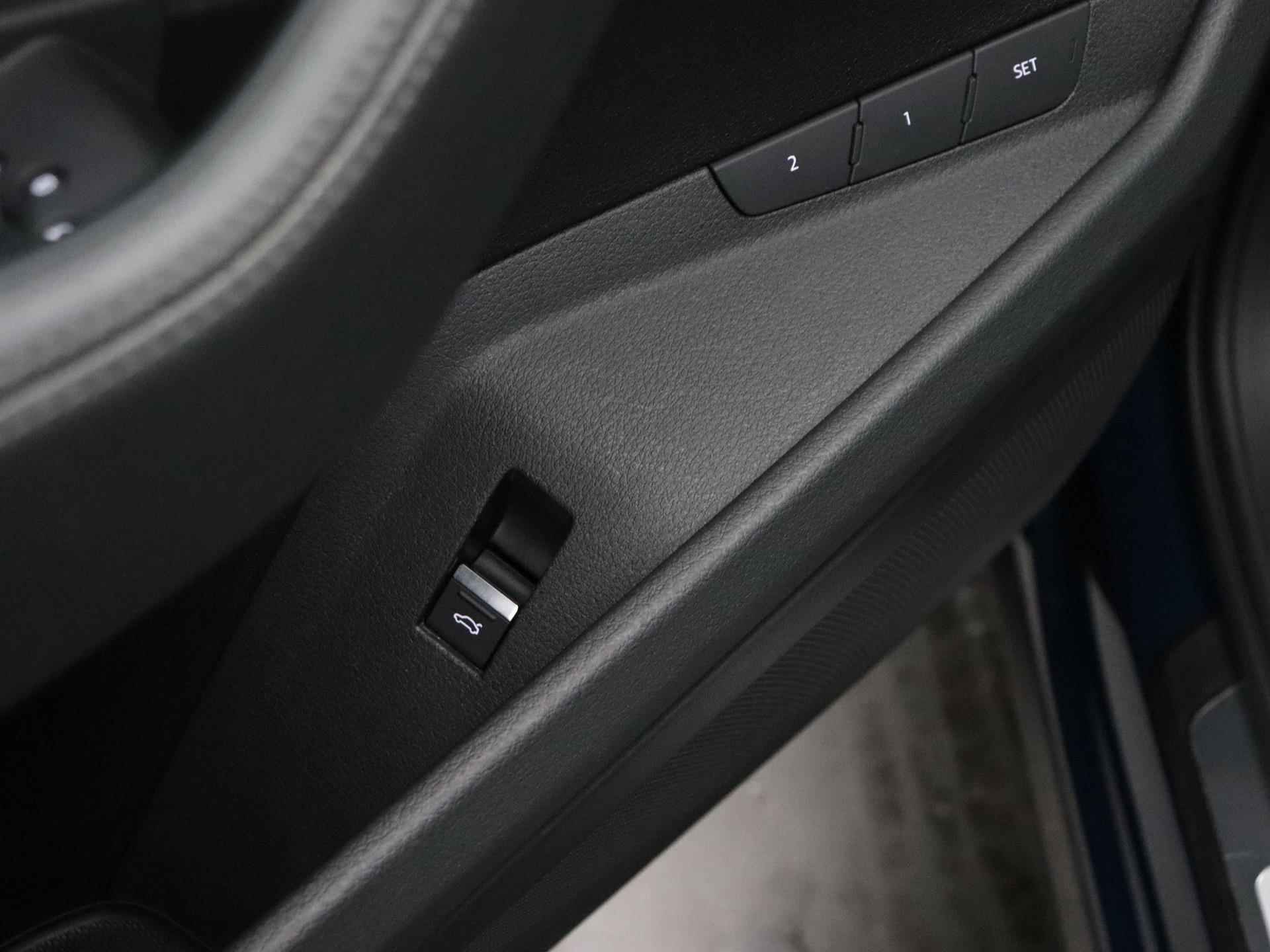 Audi e-tron e-tron 50 quattro Launch edition plus 71 kWh | Panoramadak | Navigatie | Luchtvering | Stoelverwarming | ACC | Carplay | LED - 13/44