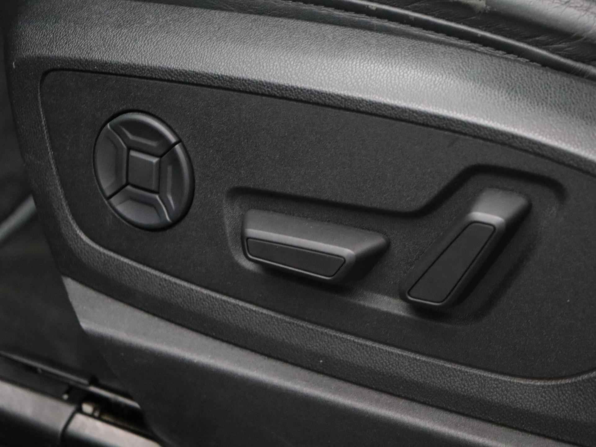 Audi e-tron e-tron 50 quattro Launch edition plus 71 kWh | Panoramadak | Navigatie | Luchtvering | Stoelverwarming | ACC | Carplay | LED - 14/44