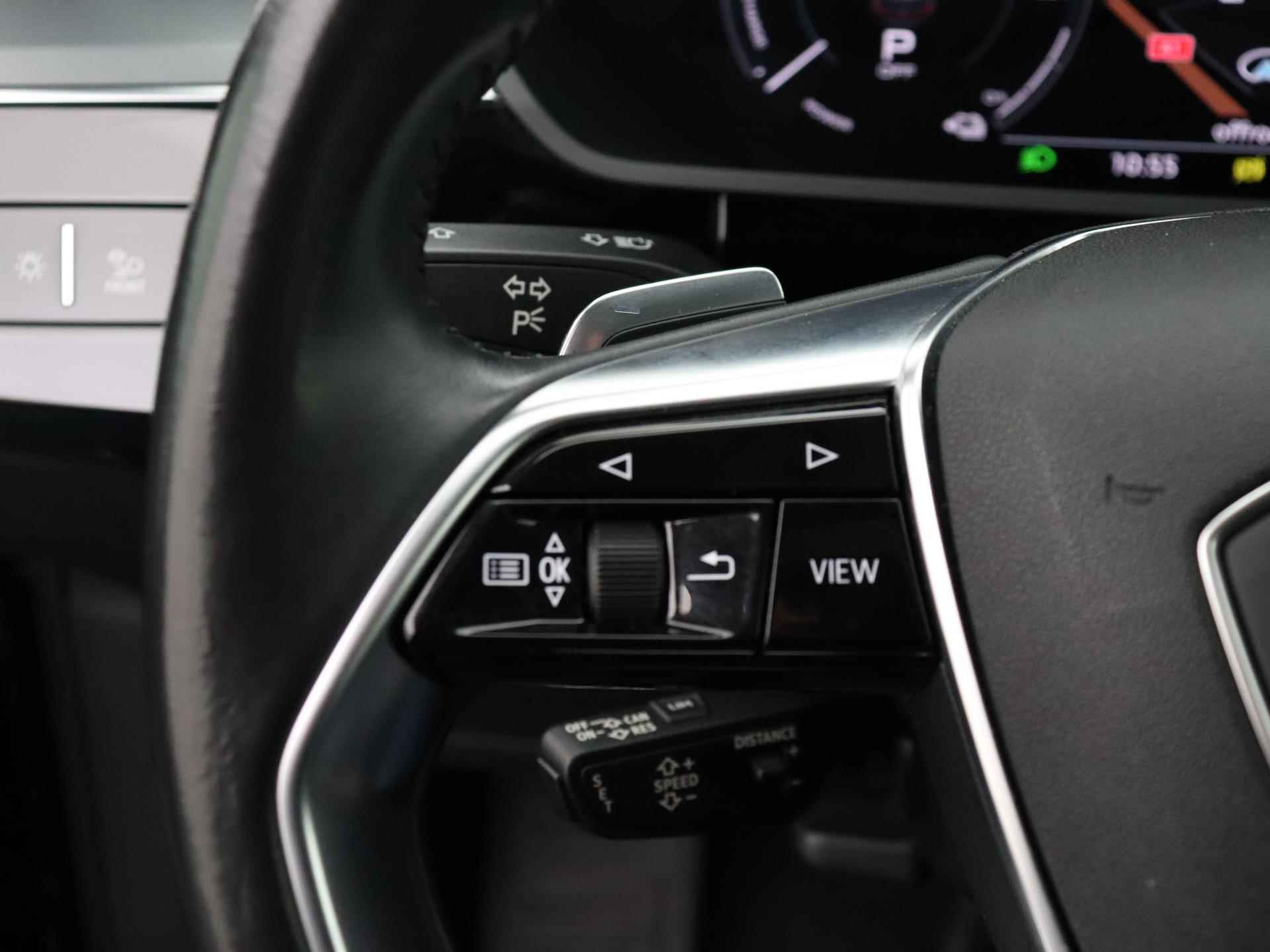 Audi e-tron e-tron 50 quattro Launch edition plus 71 kWh | Panoramadak | Navigatie | Luchtvering | Stoelverwarming | ACC | Carplay | LED - 17/44