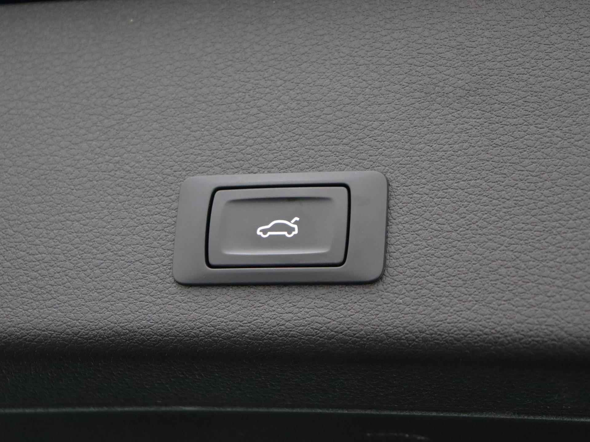 Audi e-tron e-tron 50 quattro Launch edition plus 71 kWh | Panoramadak | Navigatie | Luchtvering | Stoelverwarming | ACC | Carplay | LED - 42/44