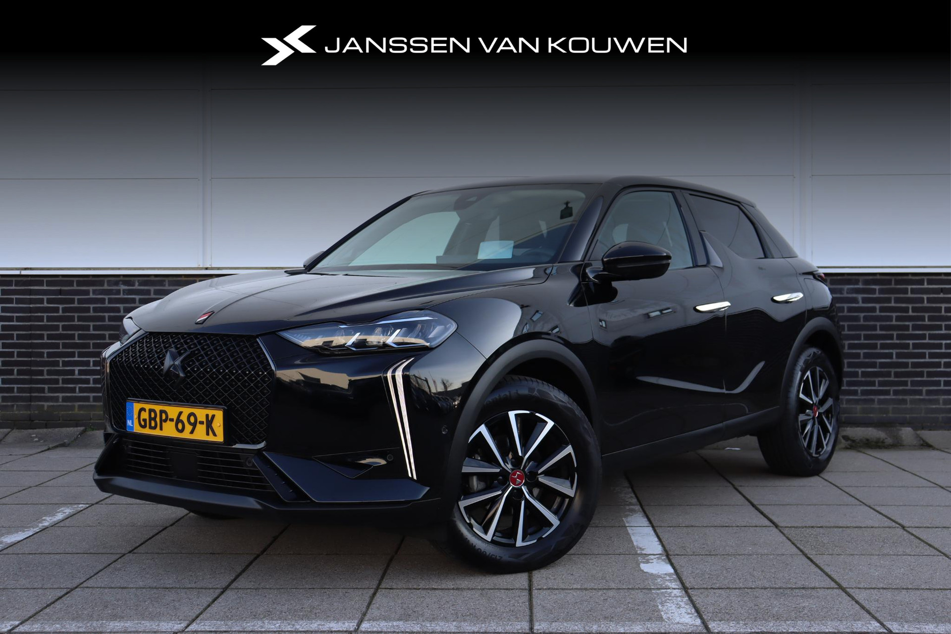 DS 3 1.2 PureTech Performance Line * Head-Up Display  *Camera Voor en Achter  * Dodehoek detectie