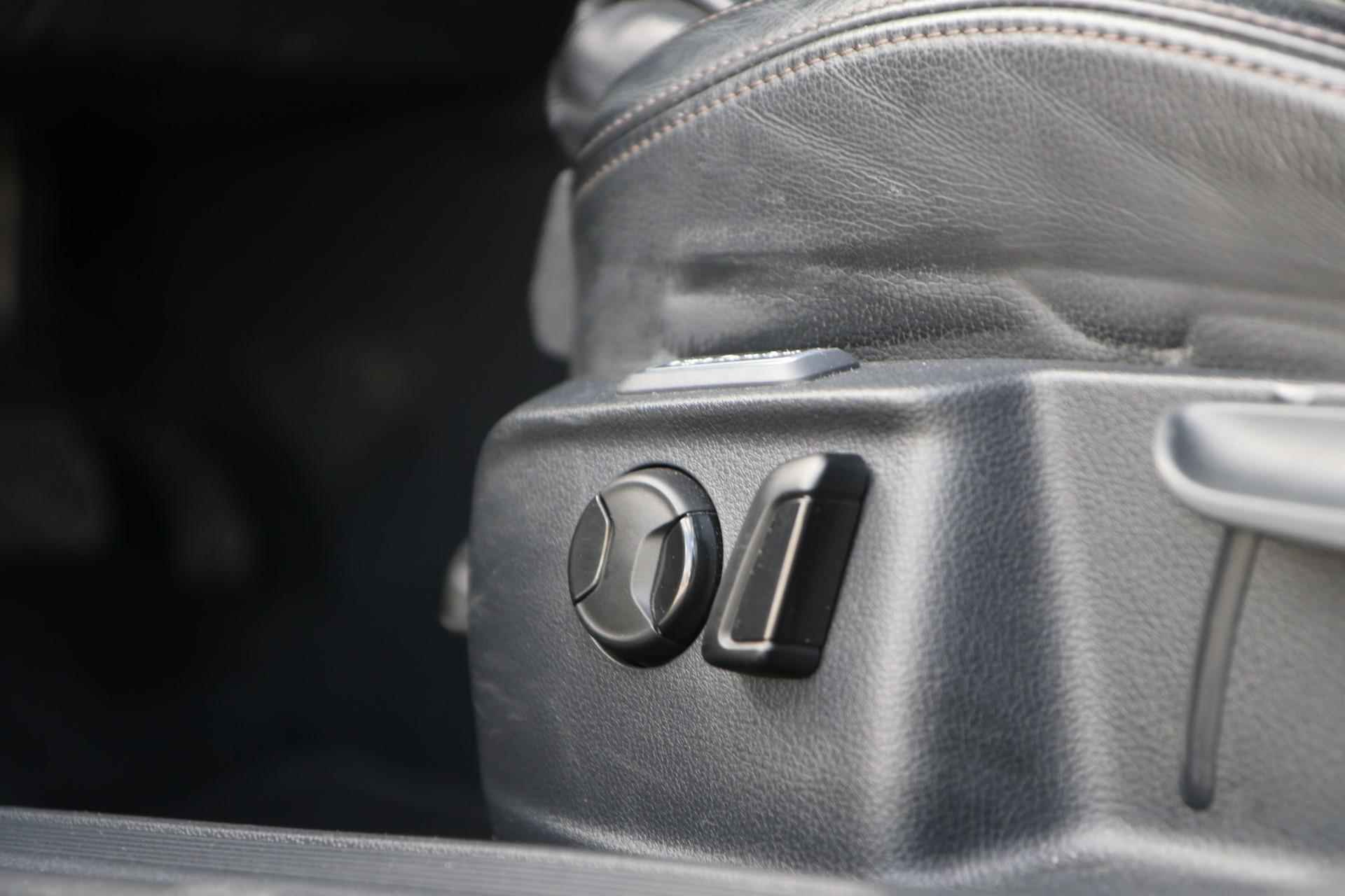 Volkswagen Passat Variant 2.0 TDI 150pk DSG Comfort Business | Trekhaak | Achteruitrijcamera | Leer | Navigatie - 21/59