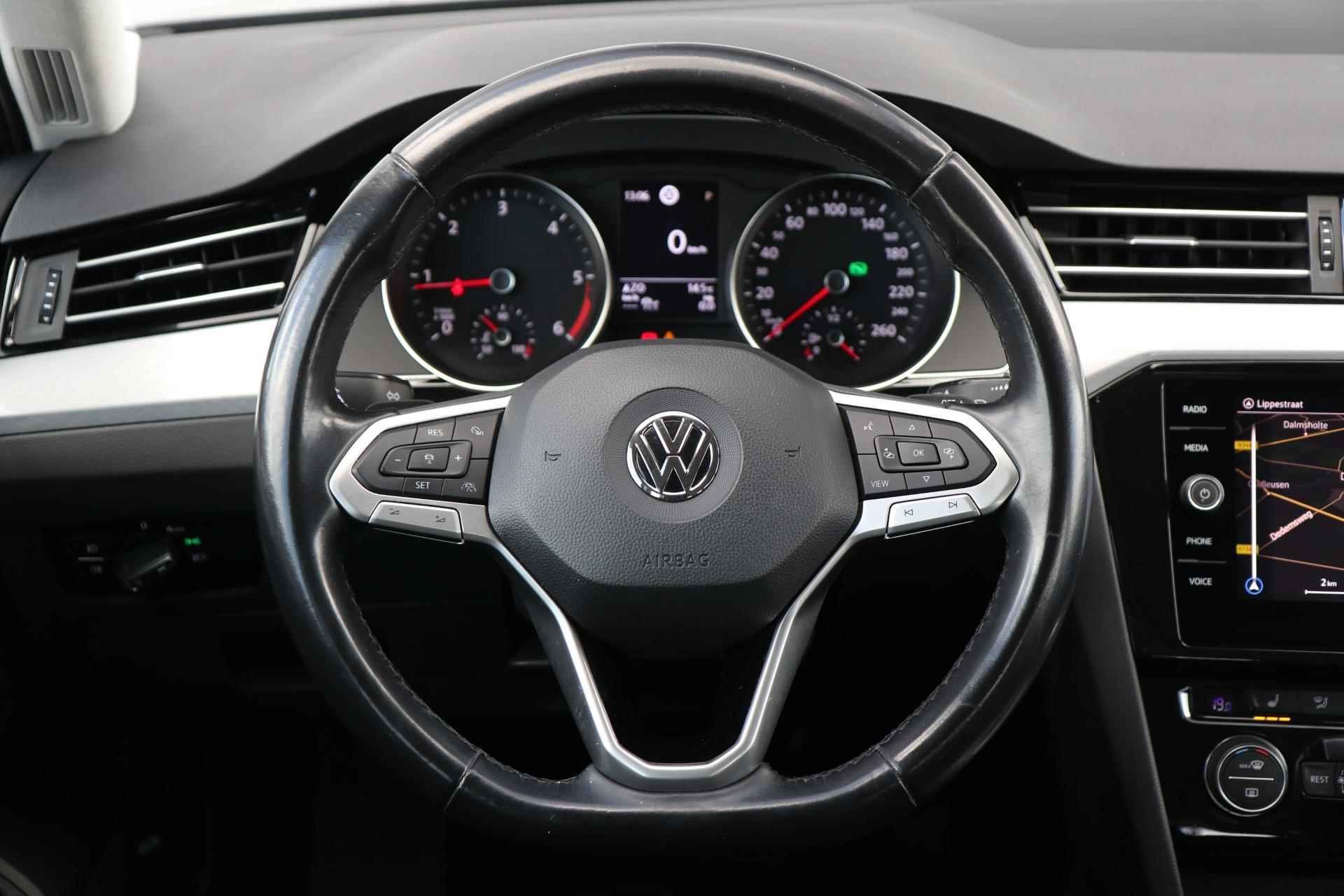 Volkswagen Passat Variant 2.0 TDI 150pk DSG Comfort Business | Trekhaak | Achteruitrijcamera | Leer | Navigatie - 46/59