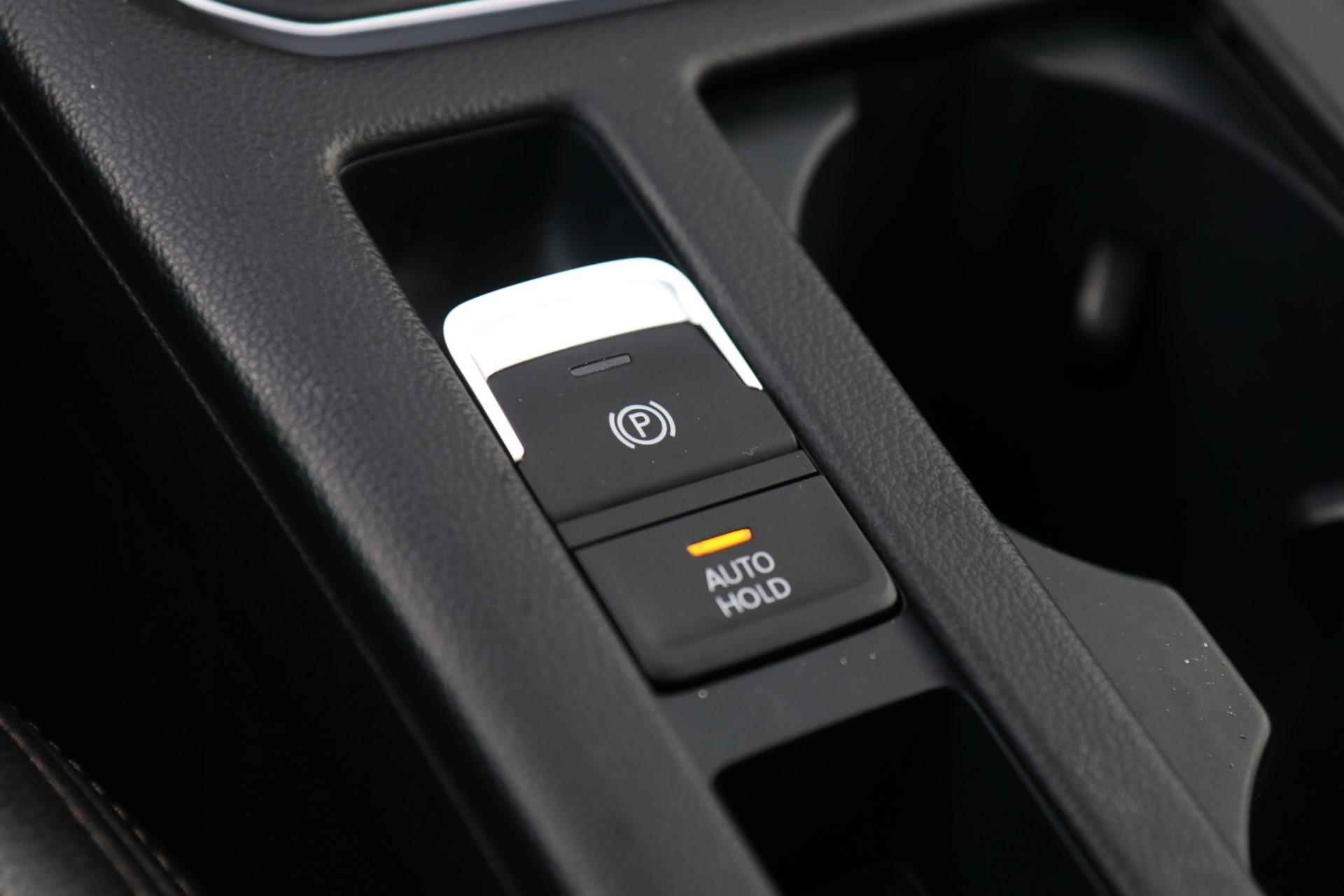 Volkswagen Passat Variant 2.0 TDI 150pk DSG Comfort Business | Trekhaak | Achteruitrijcamera | Leer | Navigatie - 58/59
