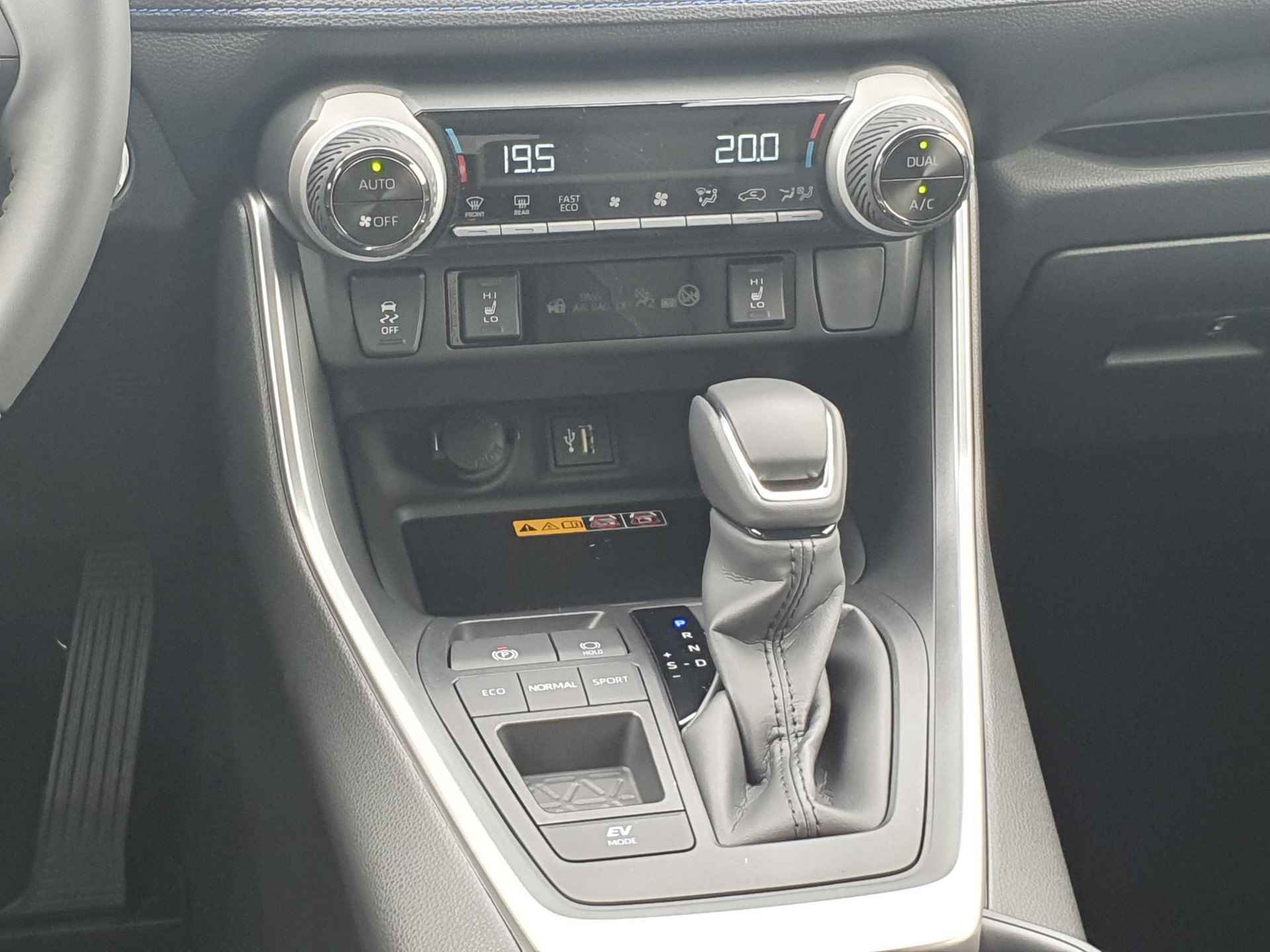 Toyota RAV4 2.5 Hybrid Style || NIEUWE AUTO || * - 20/45