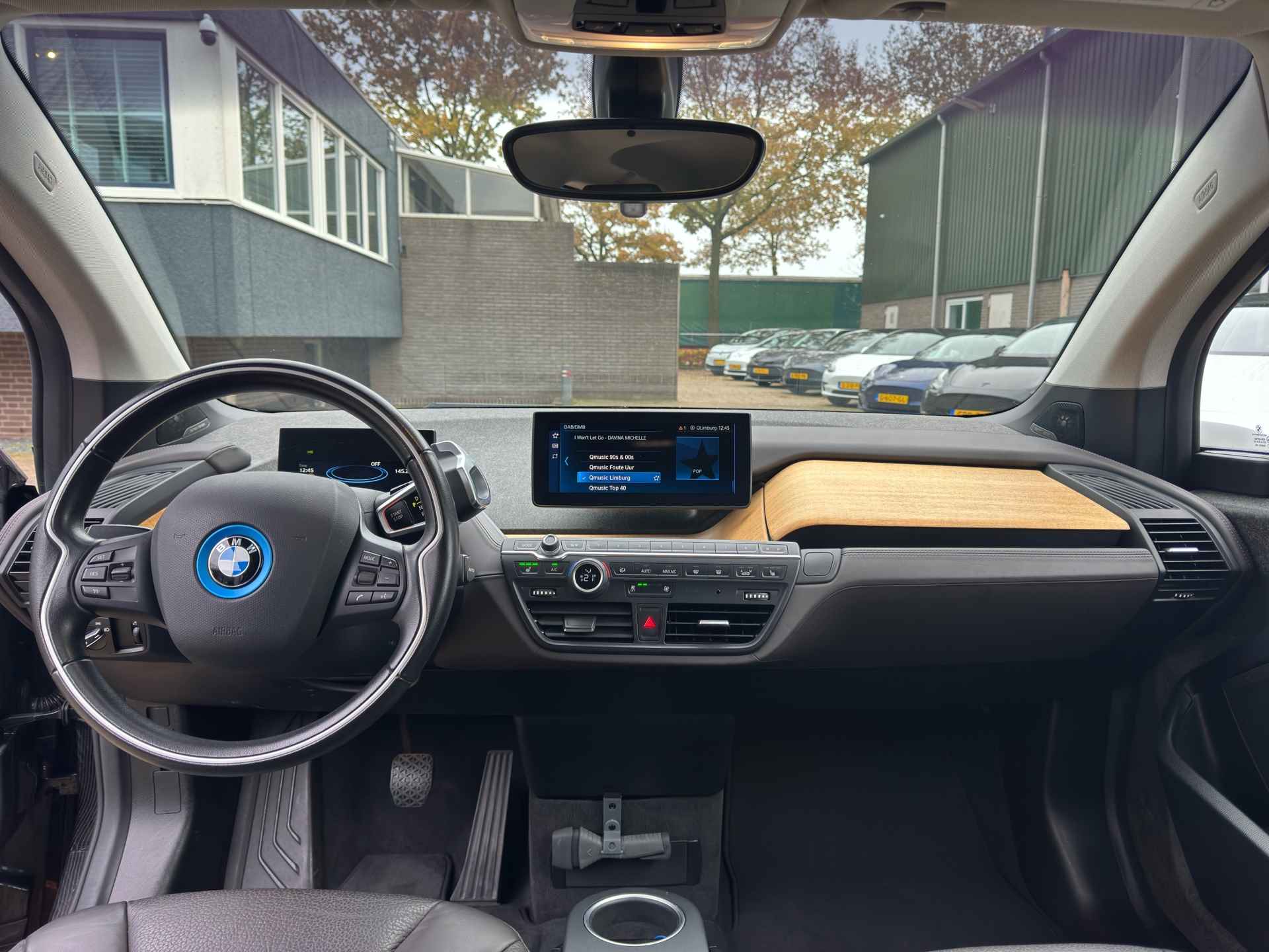 BMW I3 S 120Ah 42 kWh RoadStyle Edition PANORAMADAK | HARMAN KARDON| LEER| STOELVERWARMING| APPLE CARPLAY/ ANDROID AUTO| - 12/46