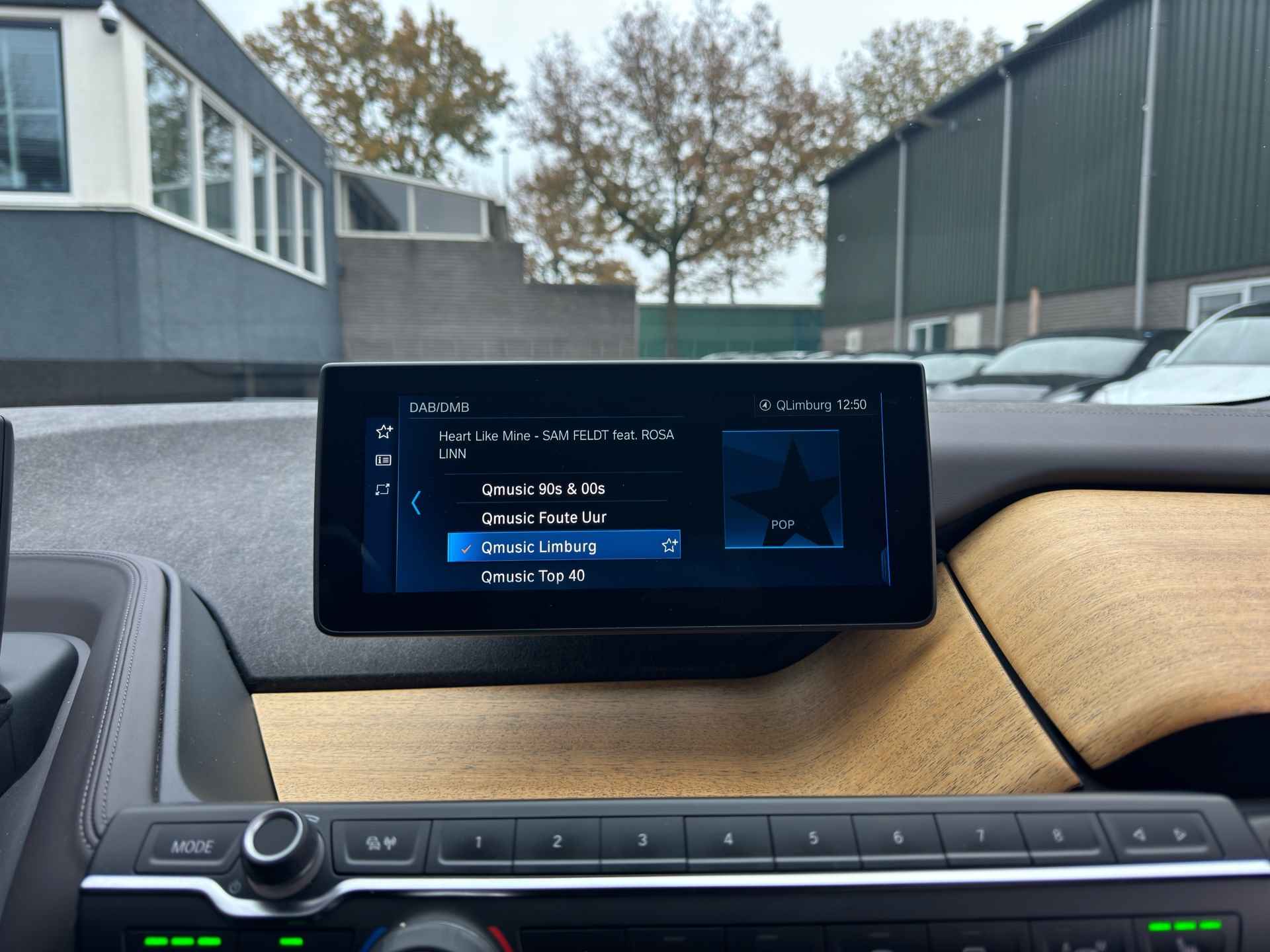 BMW I3 S 120Ah 42 kWh RoadStyle Edition PANORAMADAK | HARMAN KARDON| LEER| STOELVERWARMING| APPLE CARPLAY/ ANDROID AUTO| - 34/46