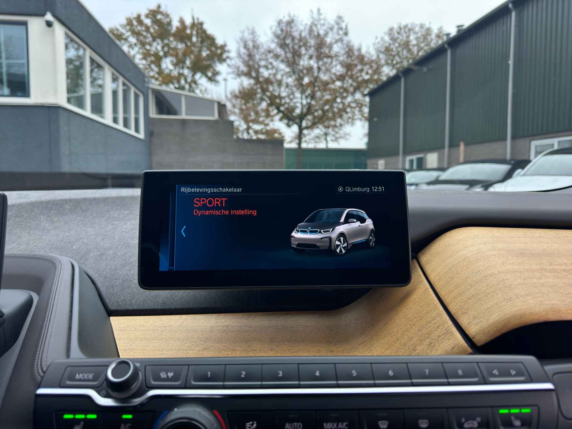 BMW I3 S 120Ah 42 kWh RoadStyle Edition PANORAMADAK | HARMAN KARDON| LEER| STOELVERWARMING| APPLE CARPLAY/ ANDROID AUTO| - 37/46