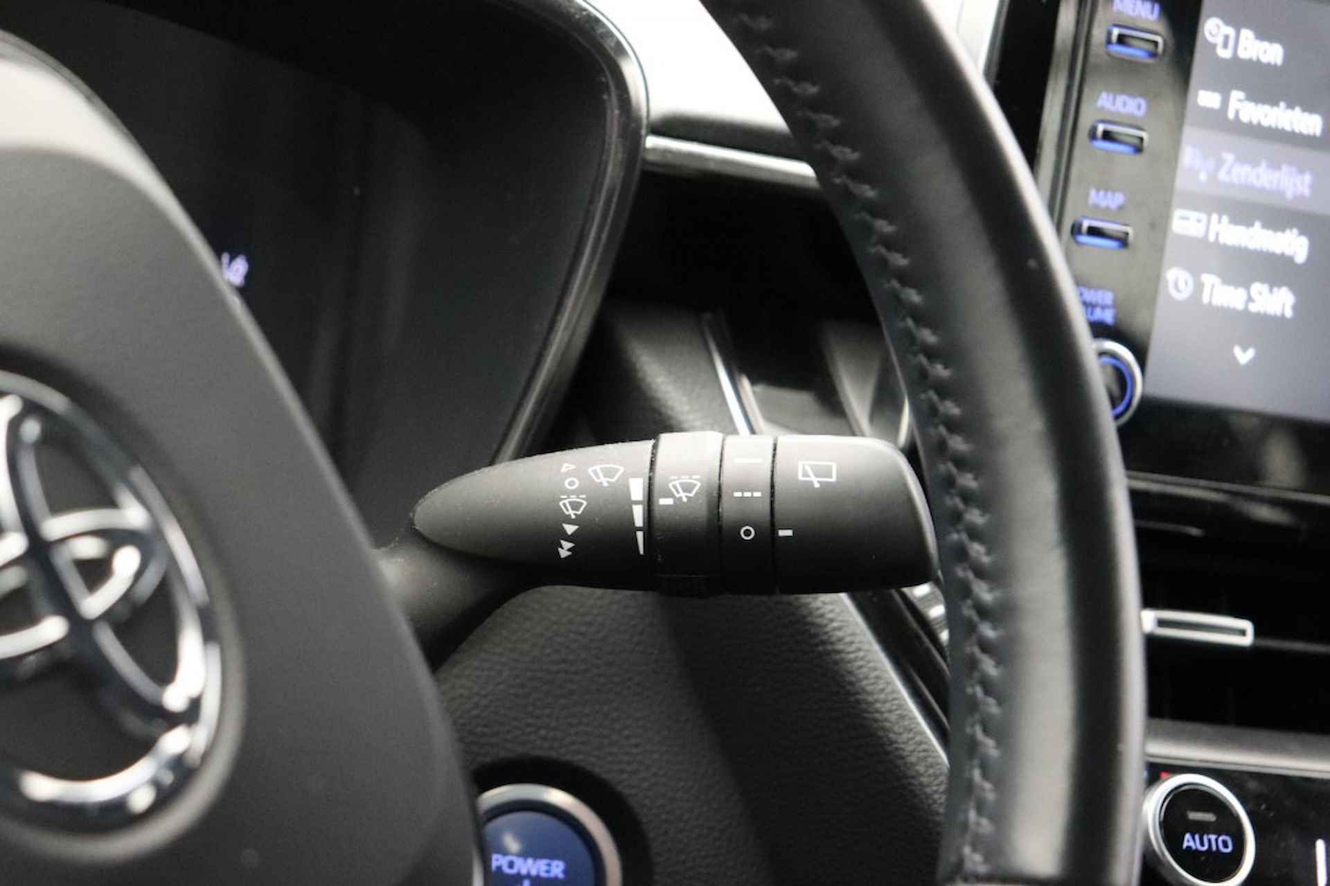 TOYOTA Corolla Touring 1.8 Hybrid Active Automaat - Carplay, Navi, Camera - 22/28