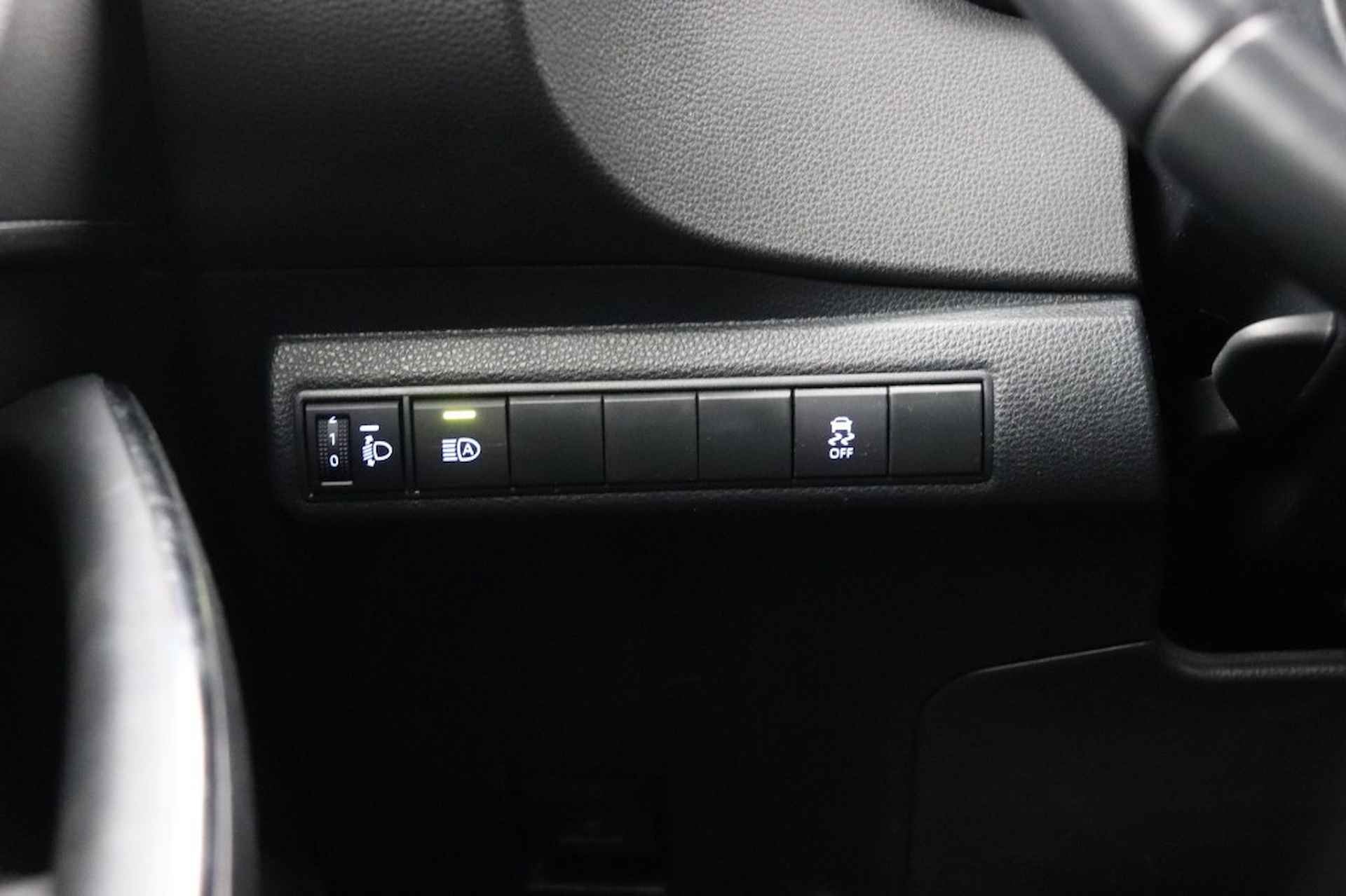 TOYOTA Corolla Touring 1.8 Hybrid Active Automaat - Carplay, Navi, Camera - 24/28