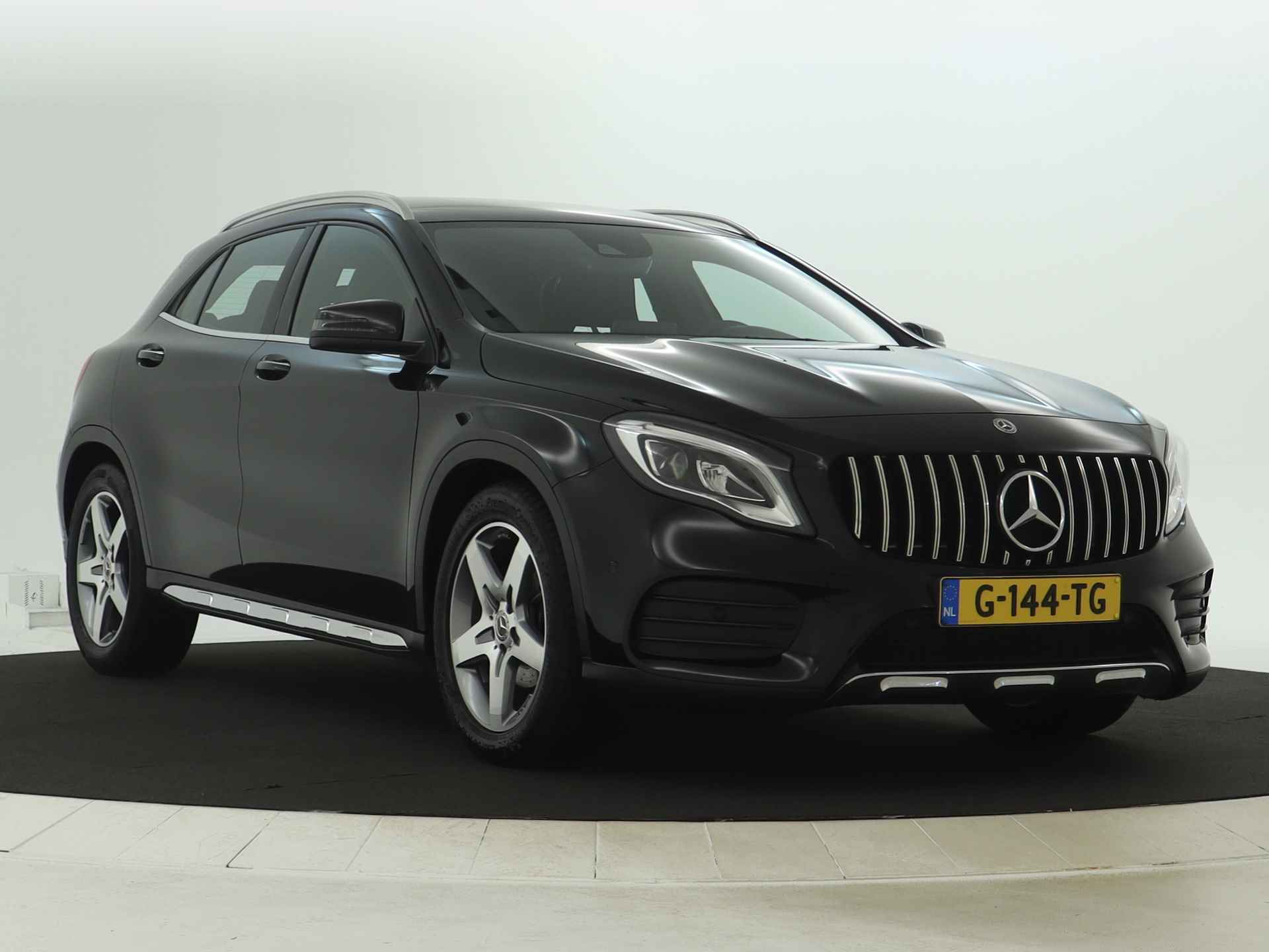 Mercedes-Benz GLA 180 Business Solution AMG | Keyless Go | Parkeerpakket met Camera | Stoelverwarming | Led Verlichting | Inclusief 24 maanden MB Certified garantie voor Europa. - 18/46