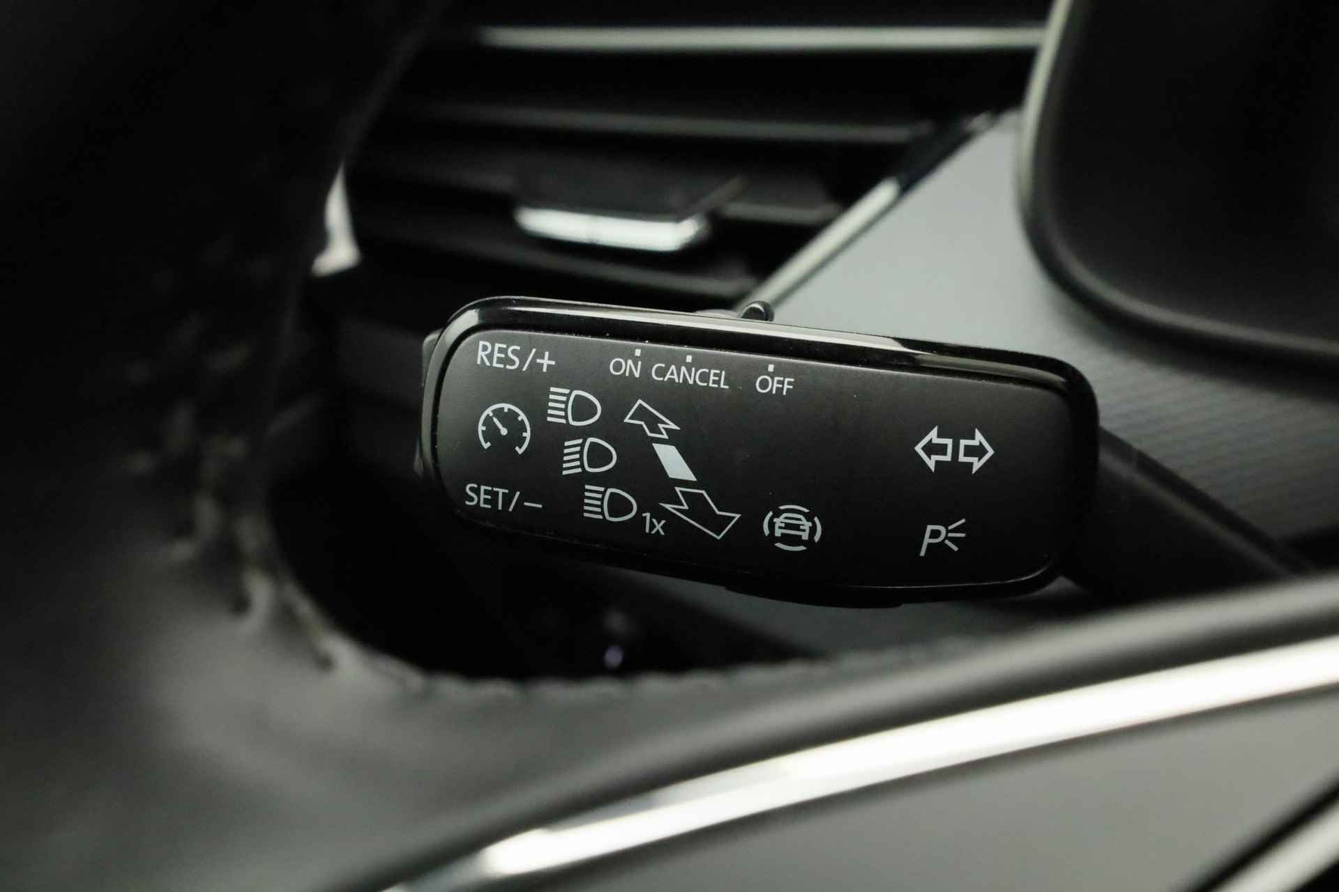 Skoda Kamiq 1.0 TSI 110PK DSG Ambition | Cruise | Airco | 16 inch | Parkeersensoren achter | Apple Carplay / Android Auto | DAB - 9/37