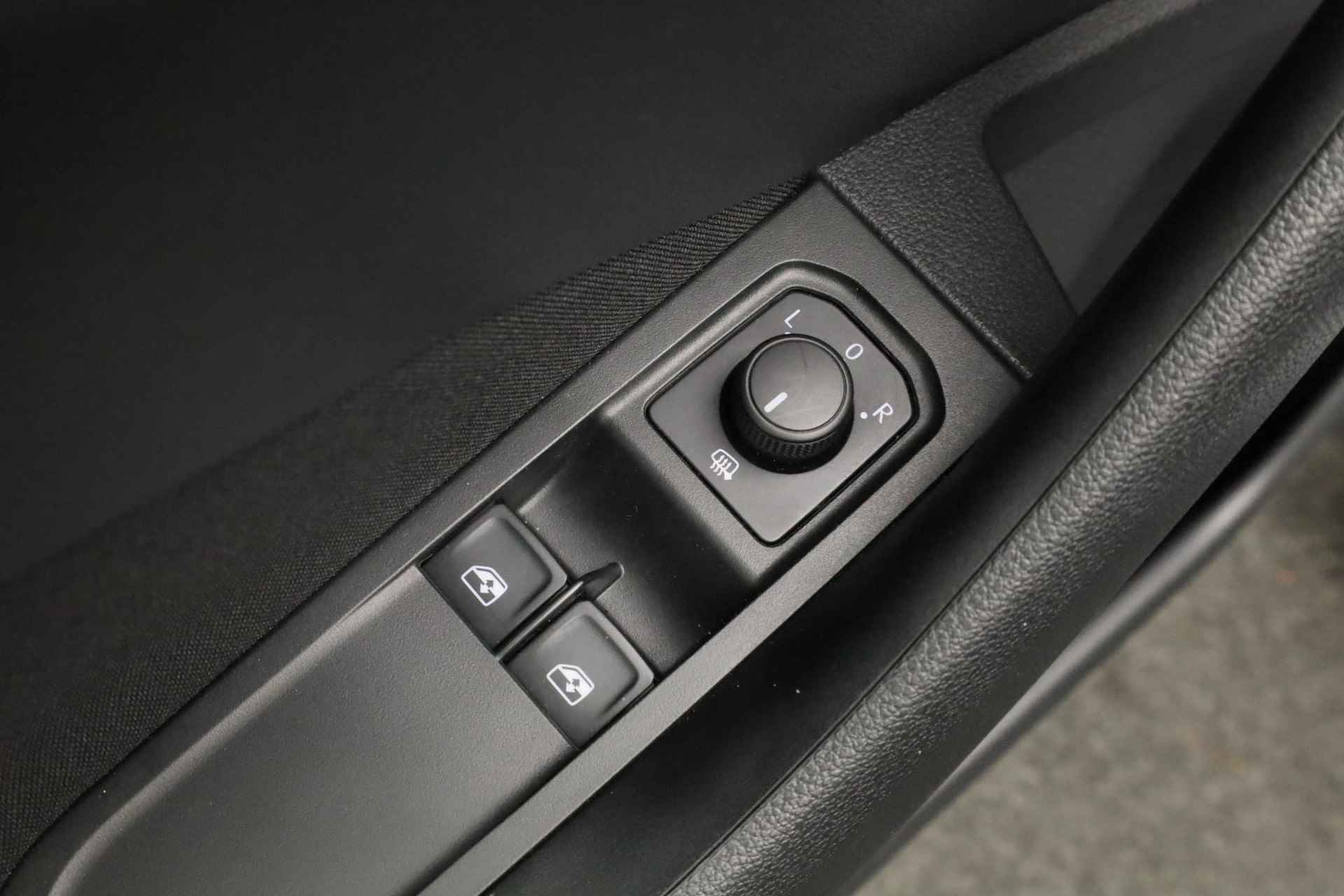 Skoda Kamiq 1.0 TSI 110PK DSG Ambition | Cruise | Airco | 16 inch | Parkeersensoren achter | Apple Carplay / Android Auto | DAB - 22/37