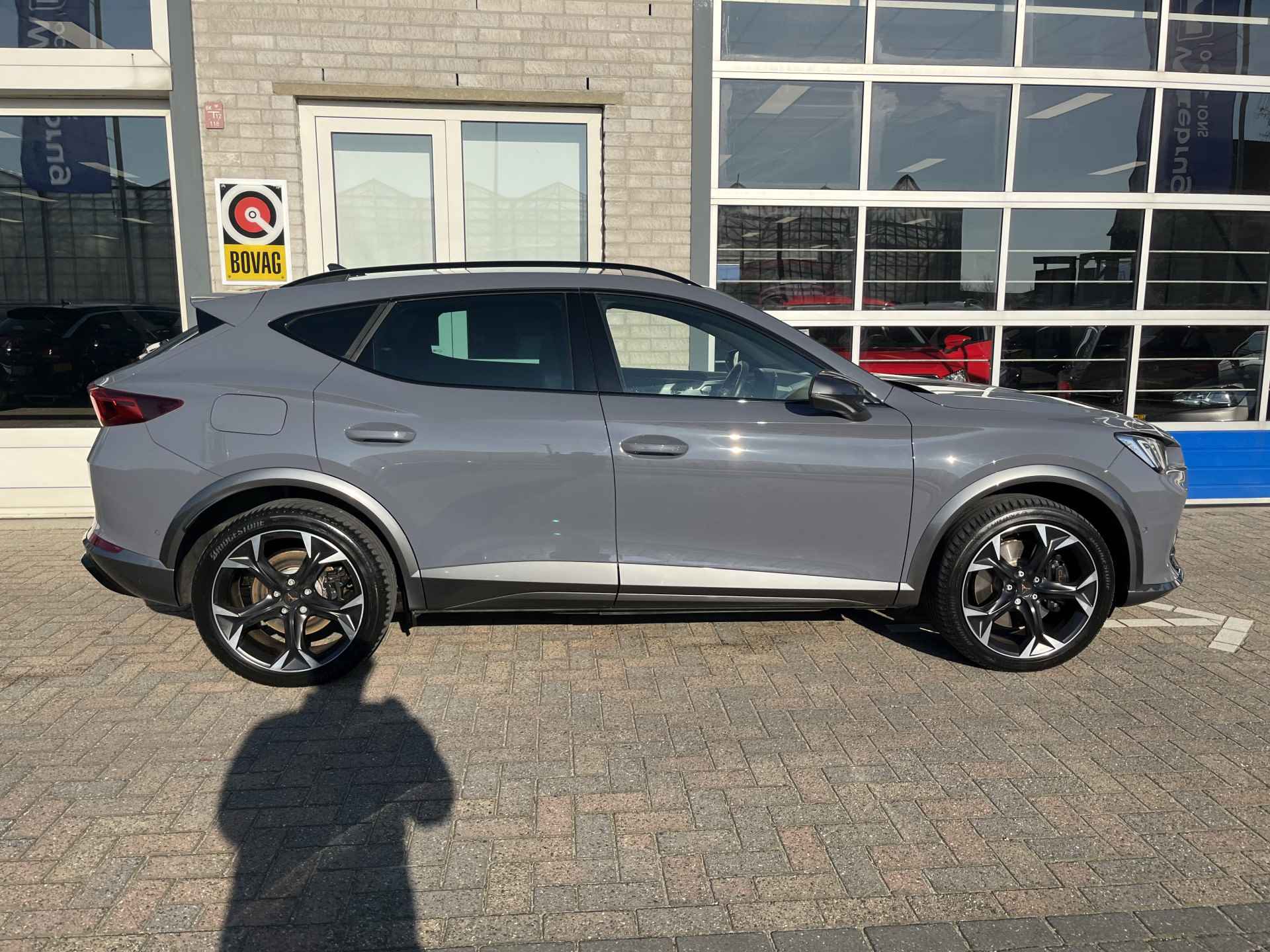 CUPRA Formentor 1.4 e-Hybrid VZ Performance / AUTOMAAT/ 245 PK/ CAMERA/ PARK. SENSOREN/ DODE HOEK/ MATRIX/ STOEL-STUURVERWARM./ KEYLESS/ BLUETOOTH/ ADAPT. CRUISE/ NAVI/ CLIMA/ DAB/ 19" LMV - 36/40