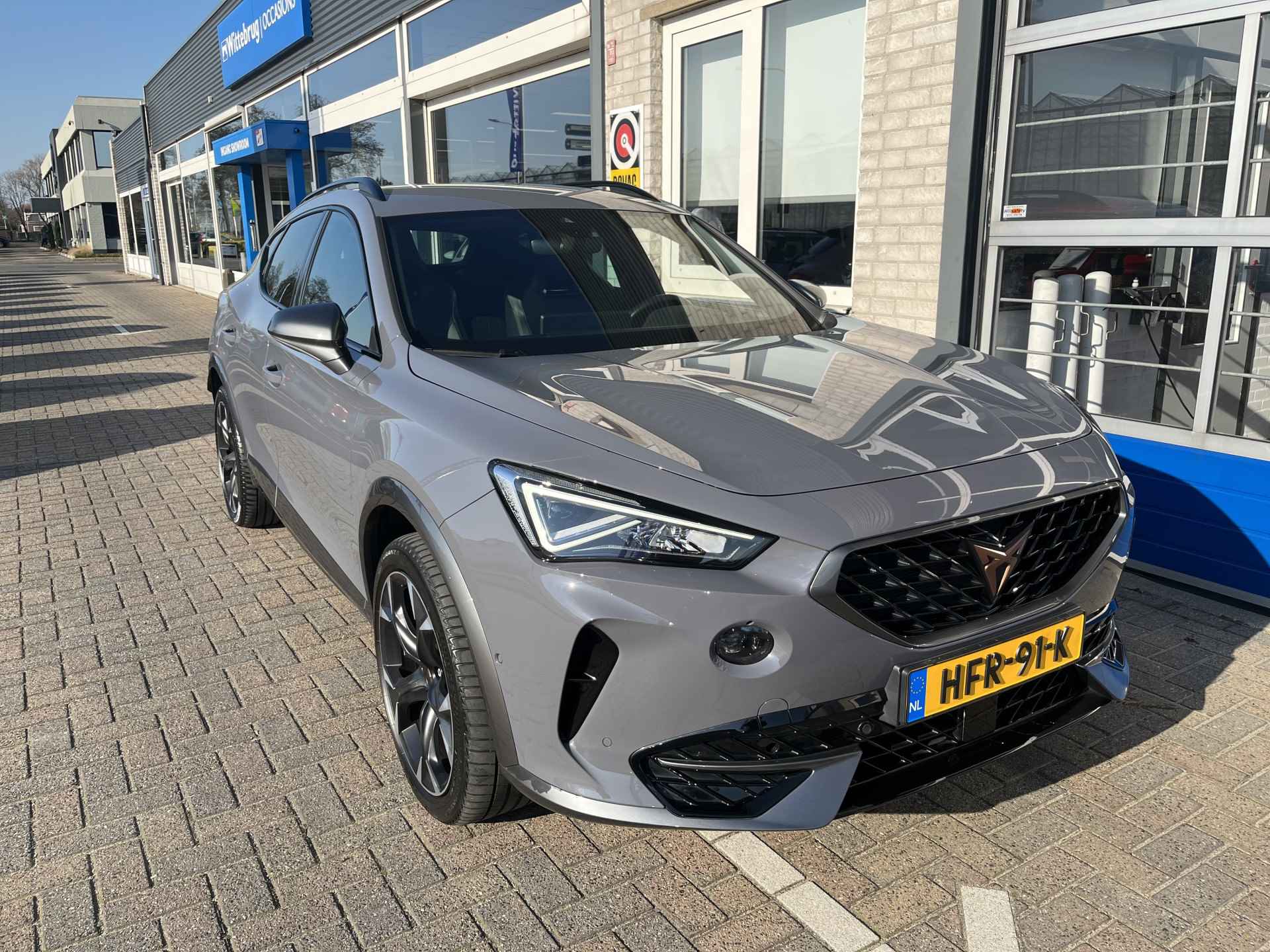 CUPRA Formentor 1.4 e-Hybrid VZ Performance / AUTOMAAT/ 245 PK/ CAMERA/ PARK. SENSOREN/ DODE HOEK/ MATRIX/ STOEL-STUURVERWARM./ KEYLESS/ BLUETOOTH/ ADAPT. CRUISE/ NAVI/ CLIMA/ DAB/ 19" LMV - 37/40