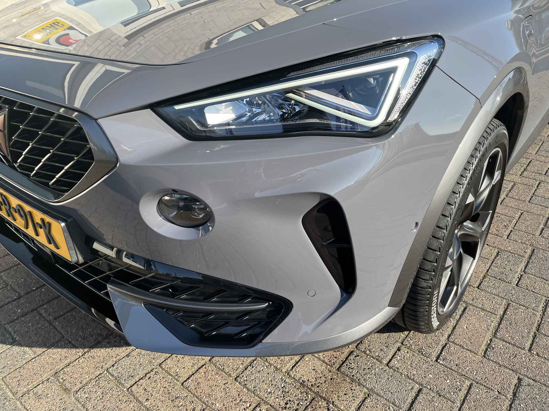 CUPRA Formentor 1.4 e-Hybrid VZ Performance / AUTOMAAT/ 245 PK/ CAMERA/ PARK. SENSOREN/ DODE HOEK/ MATRIX/ STOEL-STUURVERWARM./ KEYLESS/ BLUETOOTH/ ADAPT. CRUISE/ NAVI/ CLIMA/ DAB/ 19" LMV - 38/40