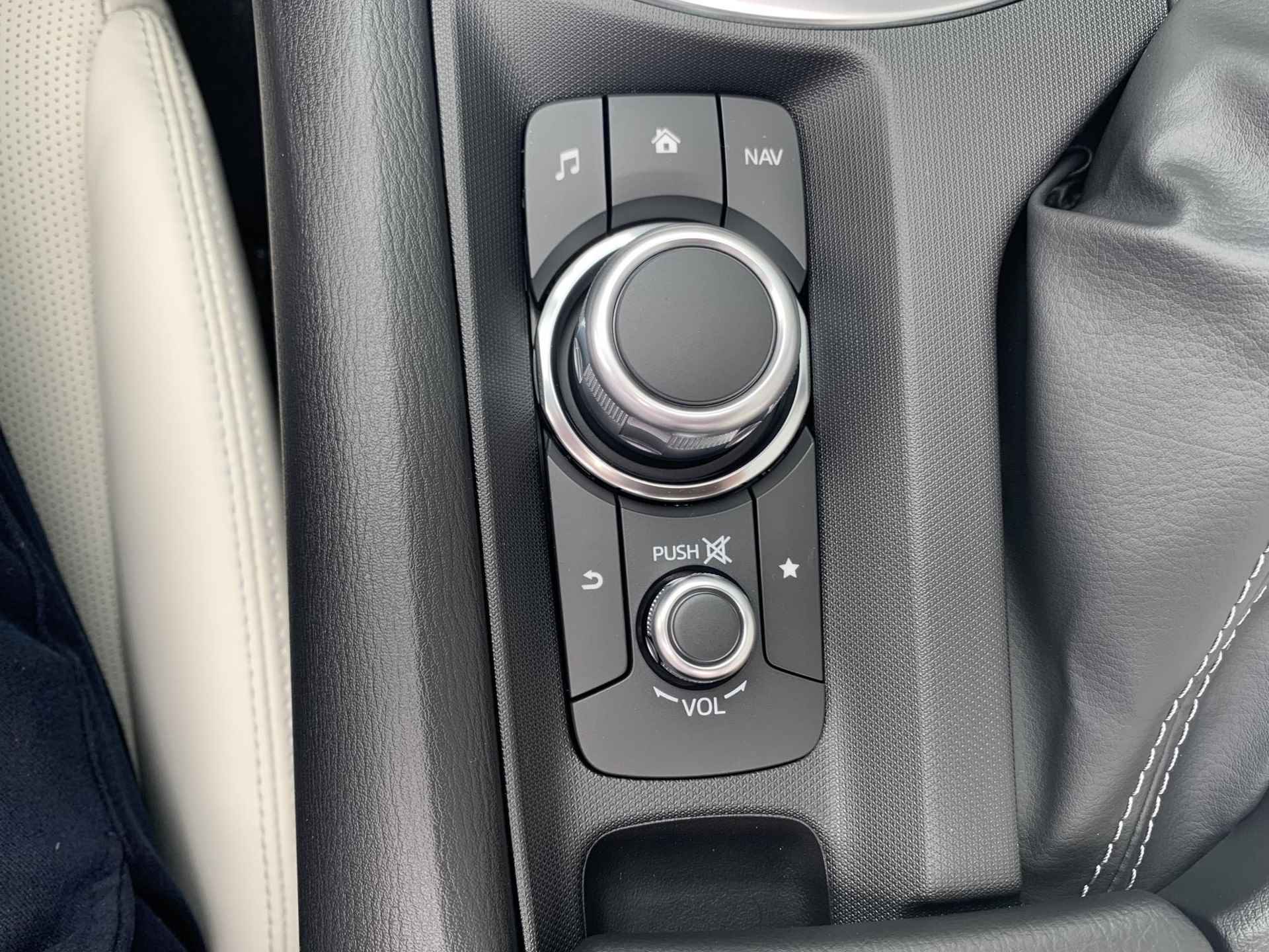 Mazda MX-5 2.0 SkyActiv-G 184 Kizuna | Apple Carplay/Android Auto | Cruise Control | Camera | Bose Geluidssysteem | Nappa-Leder | - 21/33
