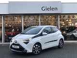 Toyota Aygo 1.0 VVT-i X-Joy | Eerste eigenaar, Lichtmetalen velgen, CarPlay, Privacy glass, Climate control, Parkeercamera, Weinig KM!