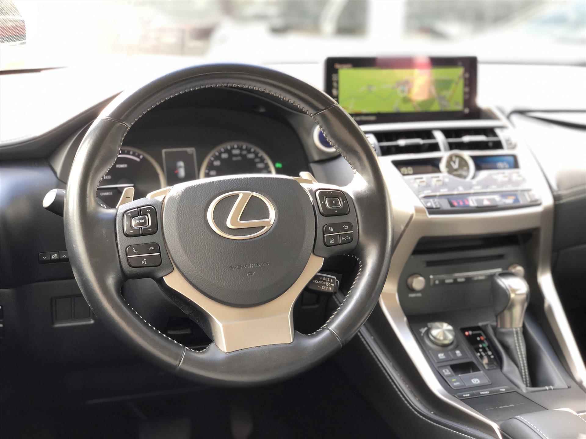Lexus Nx 300h AWD Sport Edition Luxury & Safety Pack | Apple CarPlay/Android auto, Leer, Stoel + Stuurverwarming, Parkeersensoren - 15/39