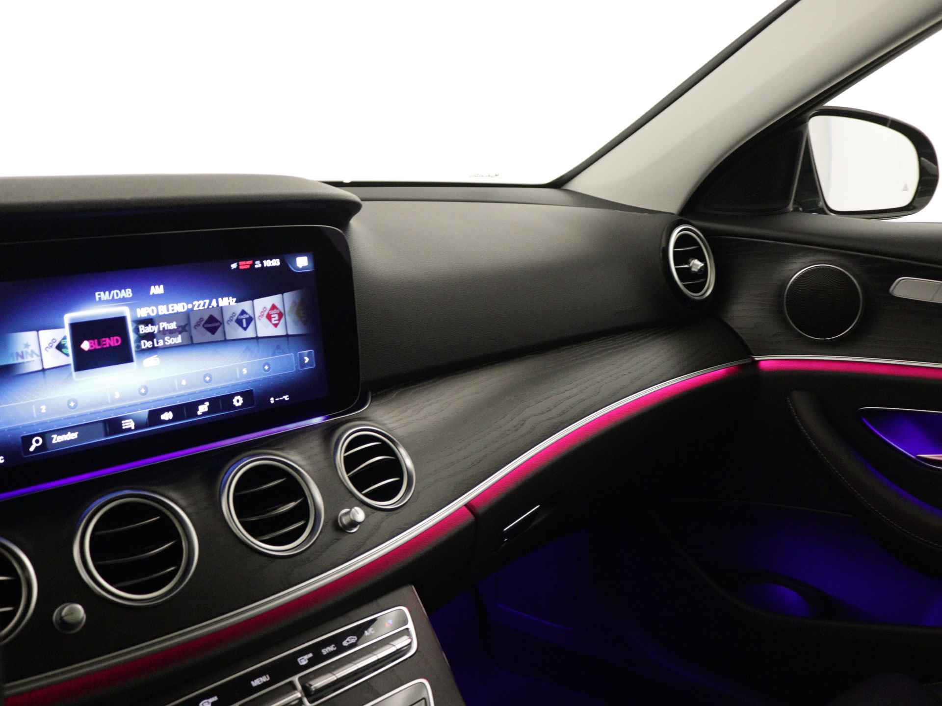 Mercedes-Benz E-Klasse Estate 200 Luxury-Line | Trekhaak elektrisch uitklapbaar | Panorama/Schuifdak | Alarm 3 | Leder | Privacy Glass | Inclusief 24 MB Premium Certified garantie voor Europa - 7/40