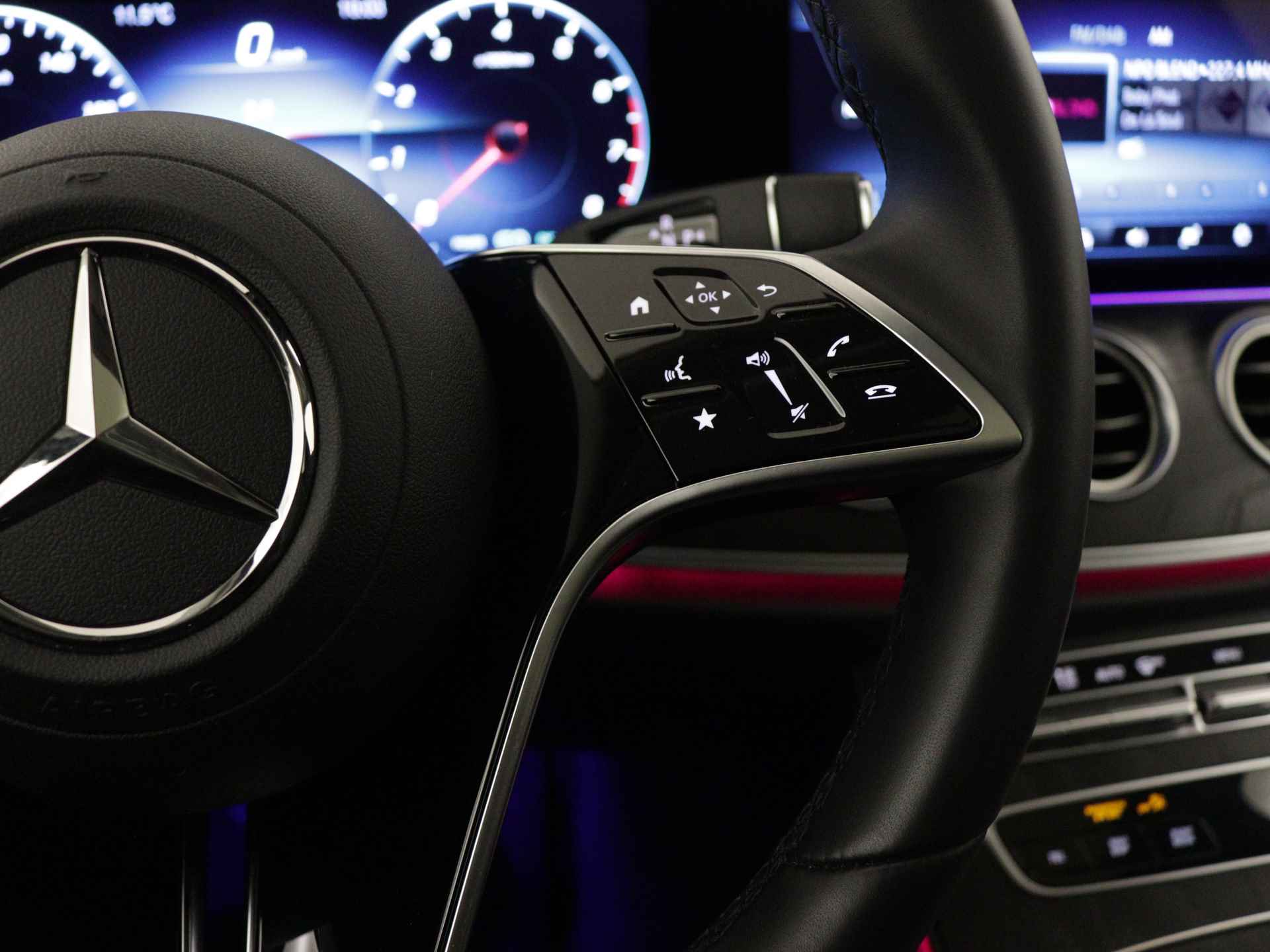 Mercedes-Benz E-Klasse Estate 200 Luxury-Line | Trekhaak elektrisch uitklapbaar | Panorama/Schuifdak | Alarm 3 | Leder | Privacy Glass | Inclusief 24 MB Premium Certified garantie voor Europa - 20/40