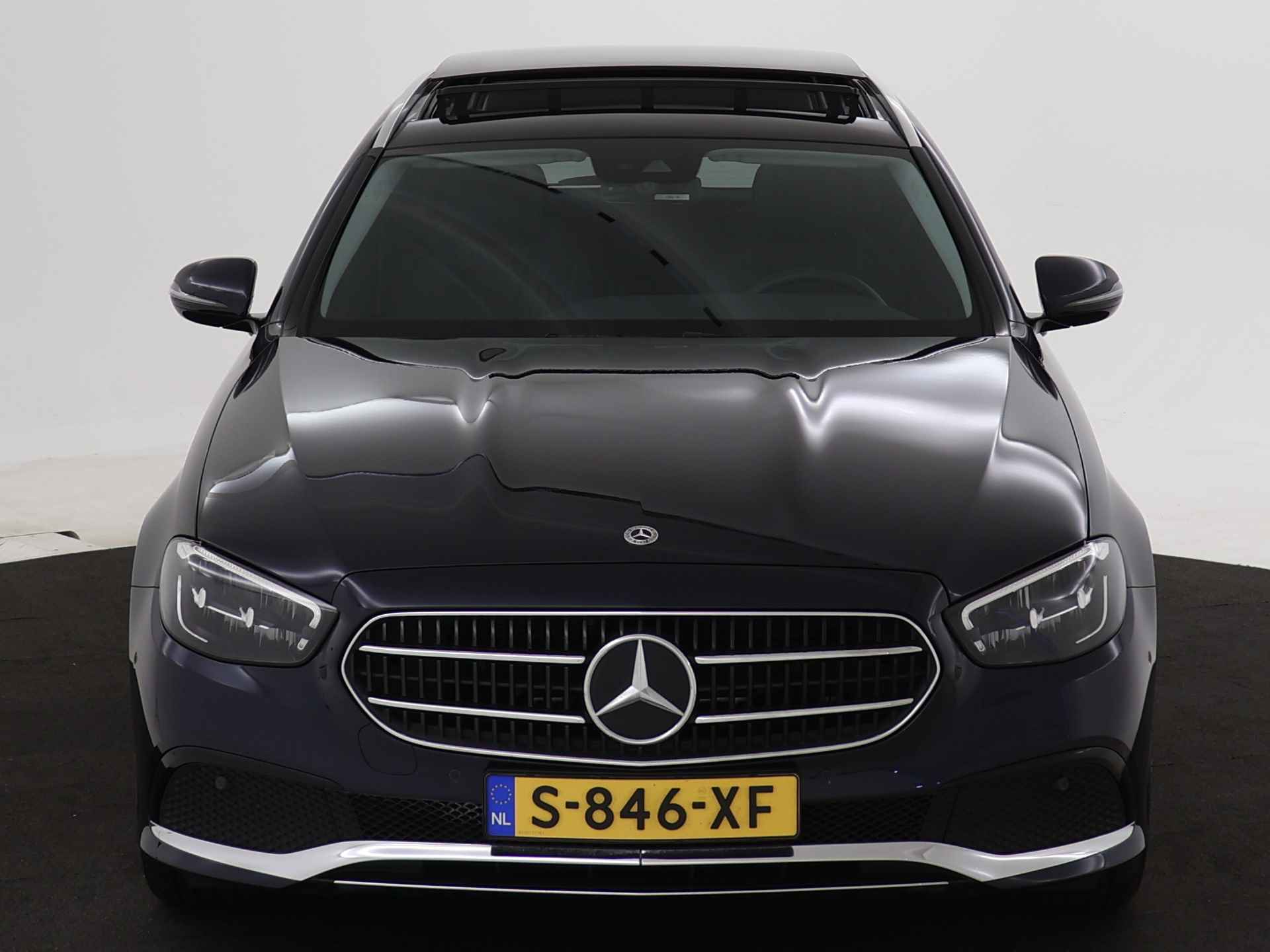 Mercedes-Benz E-Klasse Estate 200 Luxury-Line | Trekhaak elektrisch uitklapbaar | Panorama/Schuifdak | Alarm 3 | Leder | Privacy Glass | Inclusief 24 MB Premium Certified garantie voor Europa - 23/40
