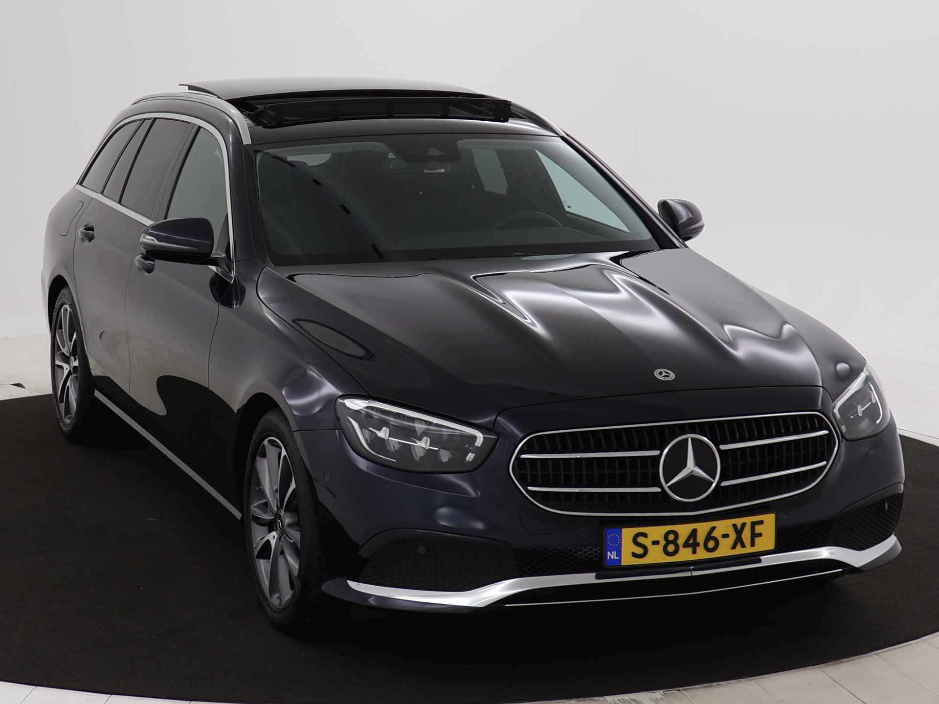 Mercedes-Benz E-Klasse Estate 200 Luxury-Line | Trekhaak elektrisch uitklapbaar | Panorama/Schuifdak | Alarm 3 | Leder | Privacy Glass | Inclusief 24 MB Premium Certified garantie voor Europa - 24/40