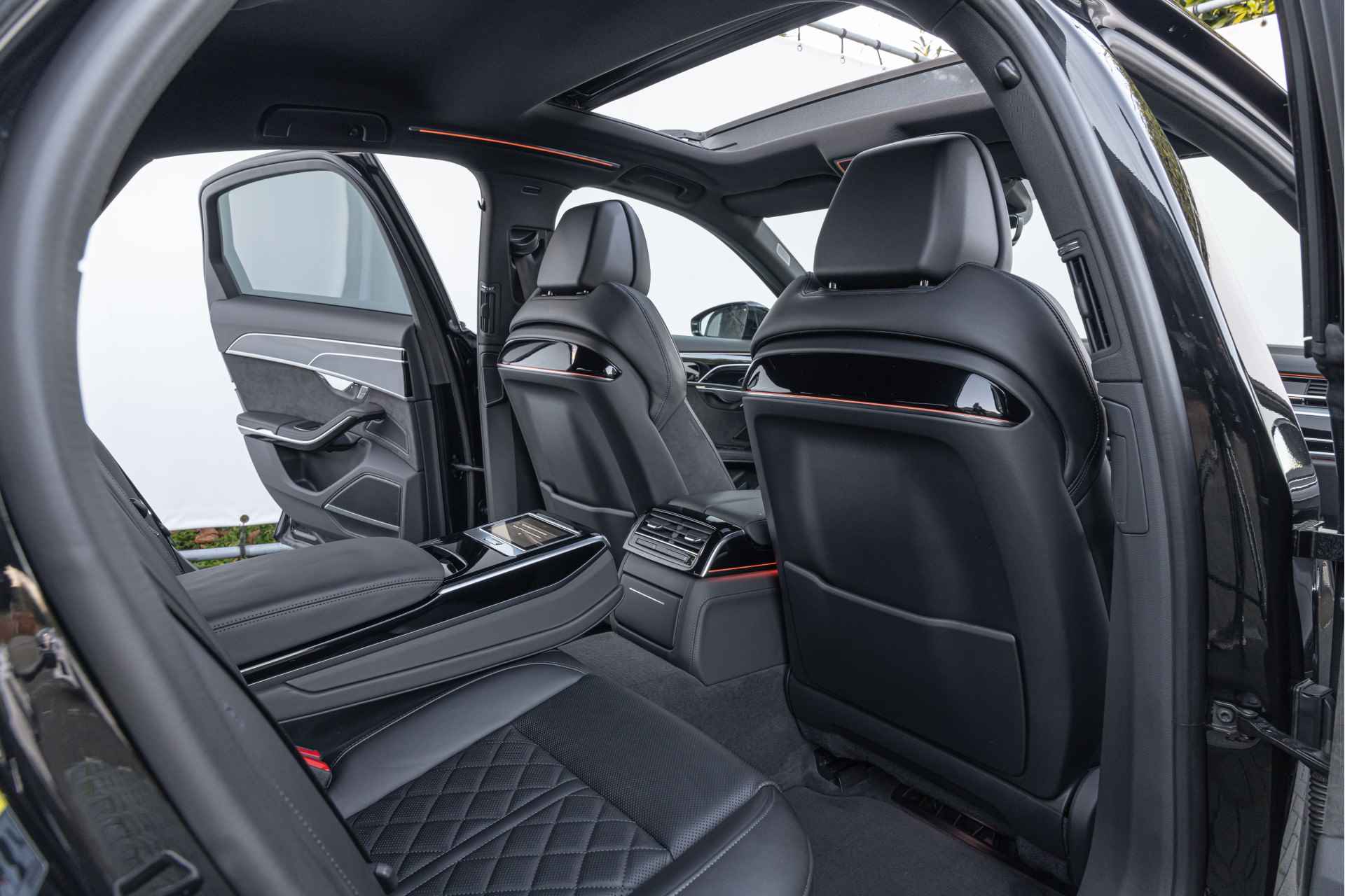 Audi A8 50 TDI Quattro 330pk ABT Pano Sportexterieur  S-stoelen 4-wielsturing B&O Standkachel - 18/42