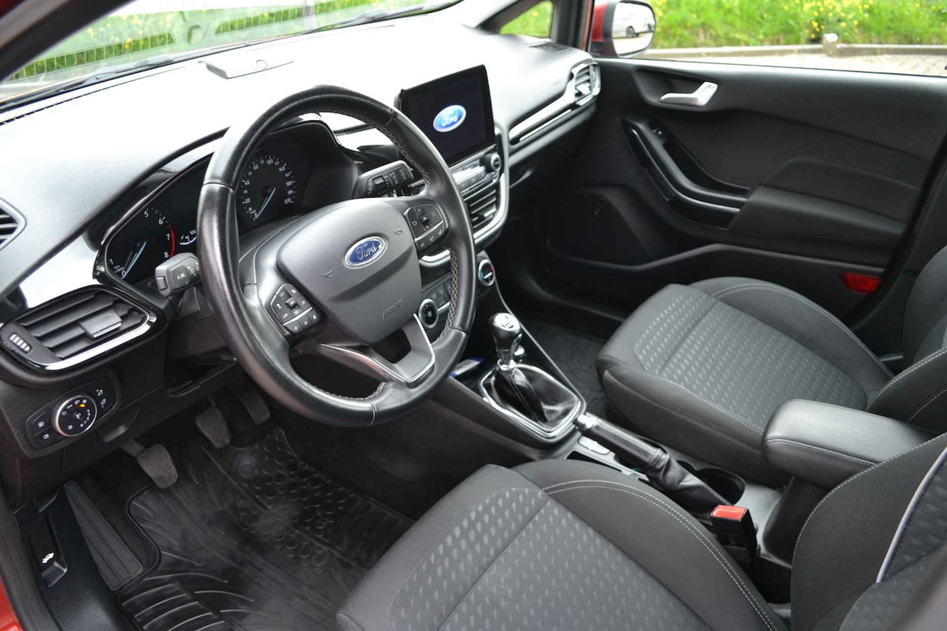 Ford Fiesta 1.0T 100pk ECOBOOST Titanium 5-deurs - 12/28