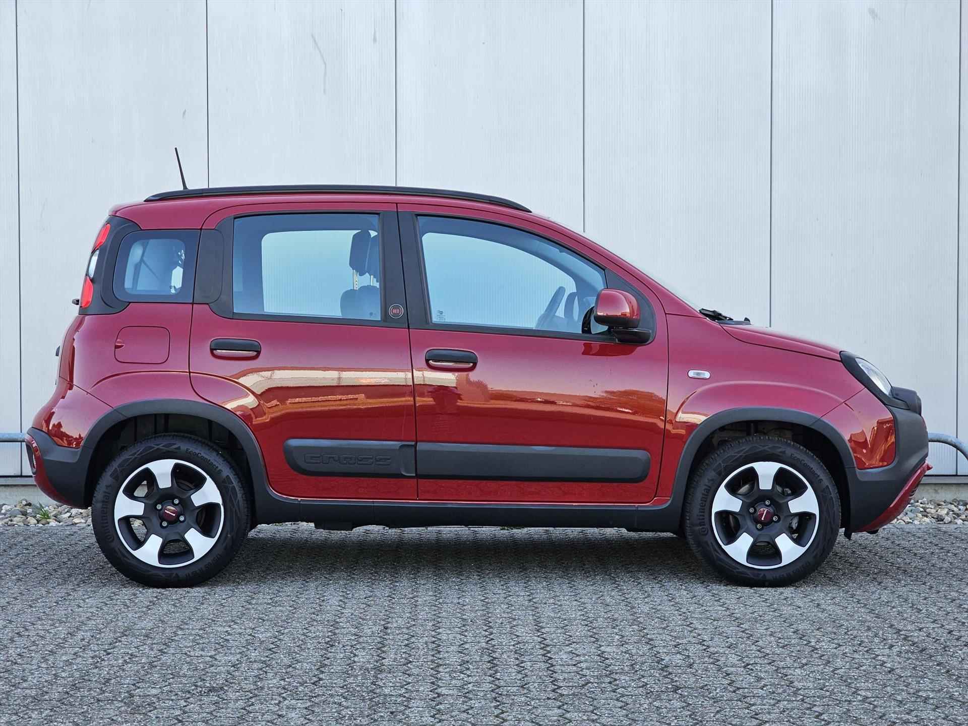 Fiat Panda 1.0 70pk Hybrid Cross RED | Climate Control | 5- zitter | Apple Carplay I Android Auto - 3/36