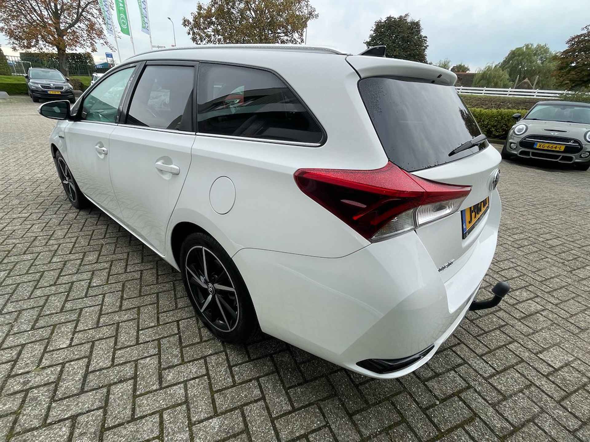 Toyota Auris Touring Sports 1.8 Hybr. Active, Trekhaak, Clima - 9/26