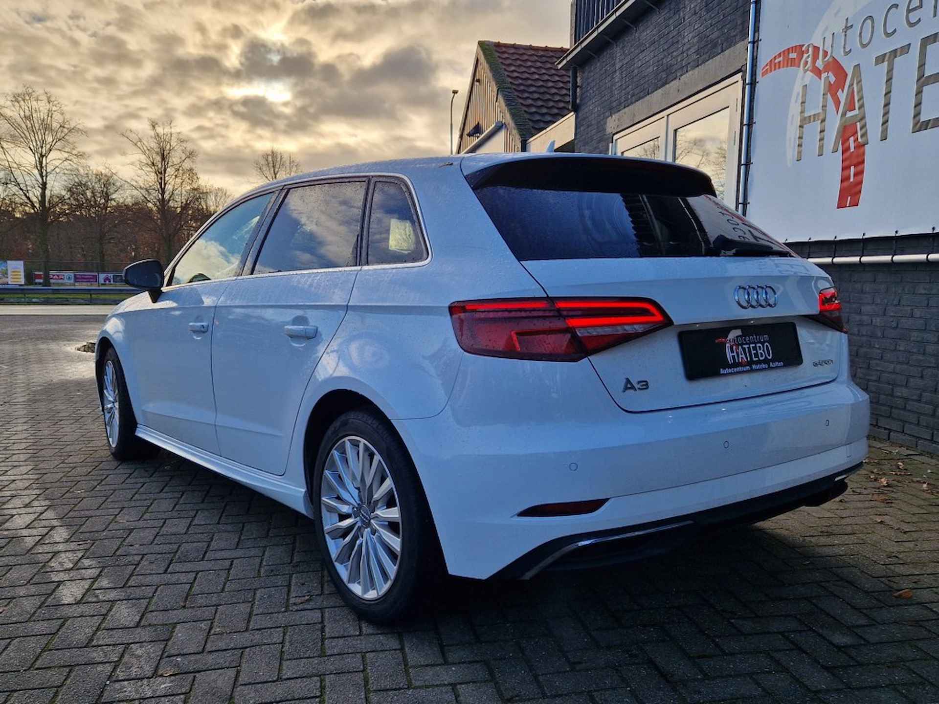 AUDI A3 1.4 E-TRON 204pk Sportpack Virtual, Navi+ ADCR  Leder top! - 2/36